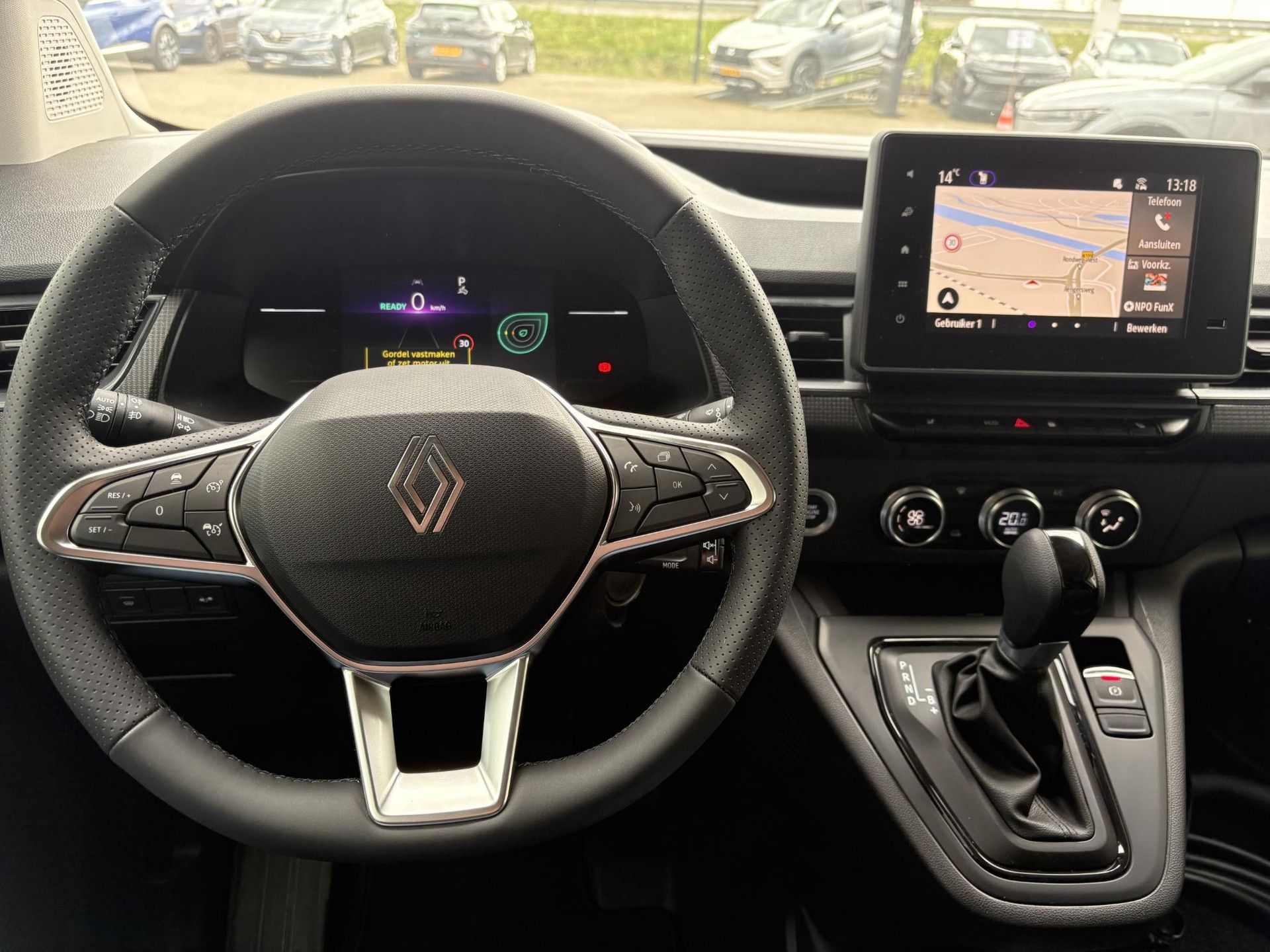 Renault Kangoo met kenteken V-39-PFR – interieur