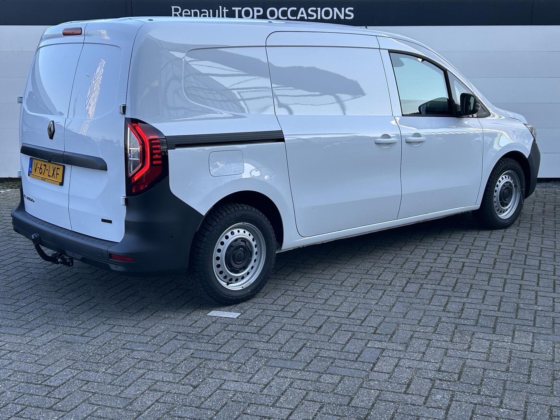 Renault Kangoo met kenteken V-67-LXF – achteraanzicht