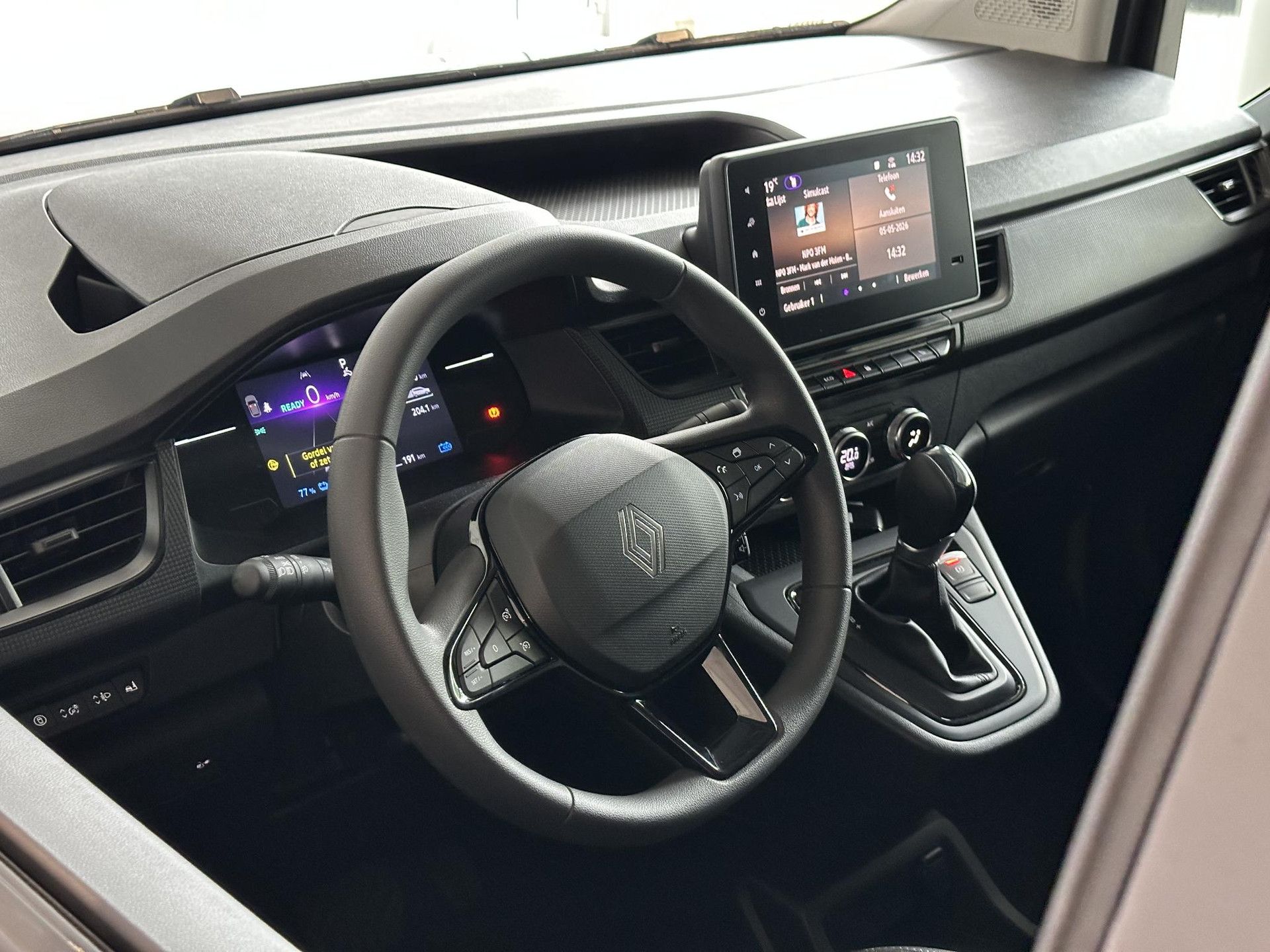 Renault Kangoo met kenteken V-76-PGT – interieur