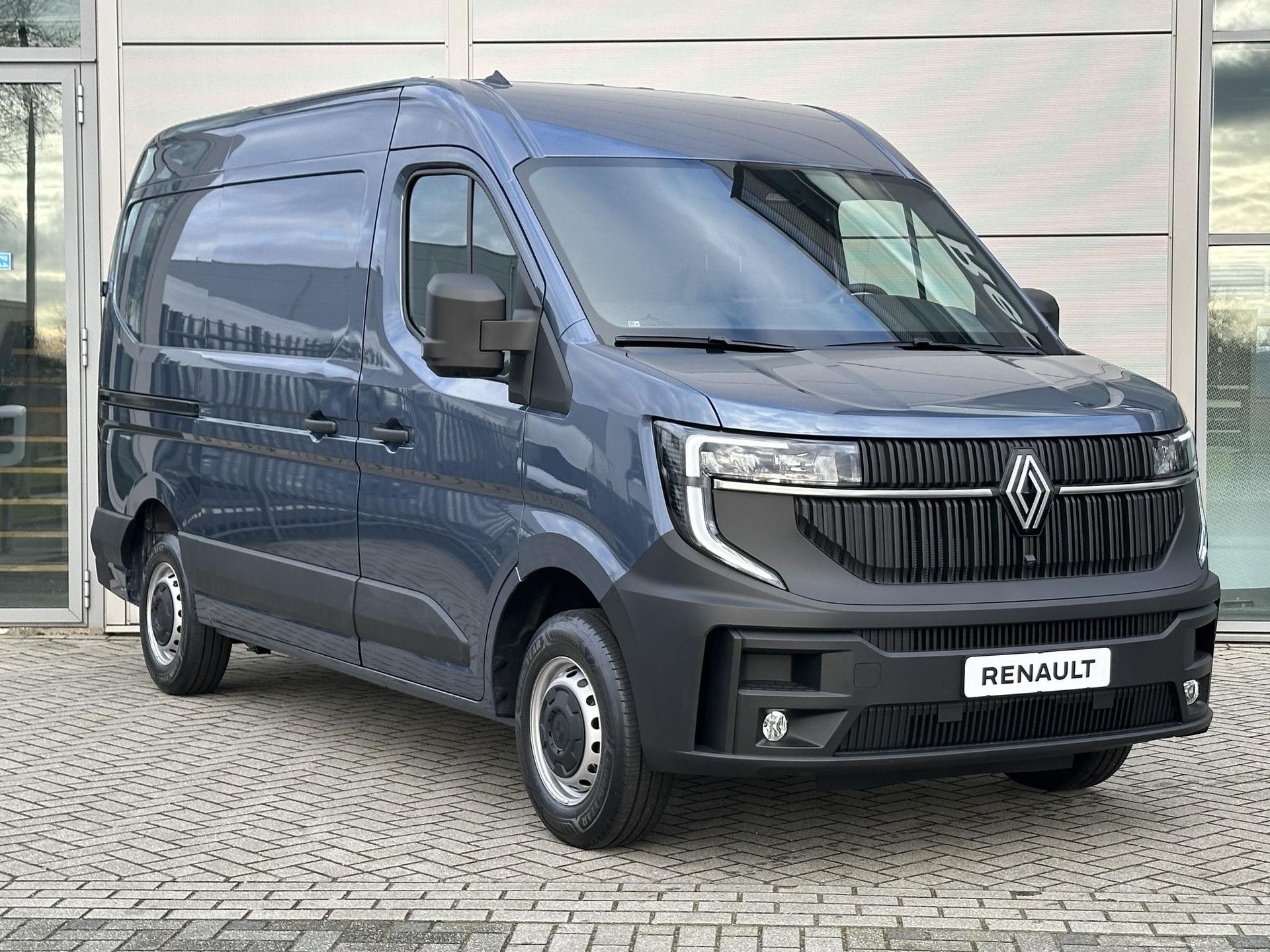 Renault Master met kenteken V-17-KRJ – interieur