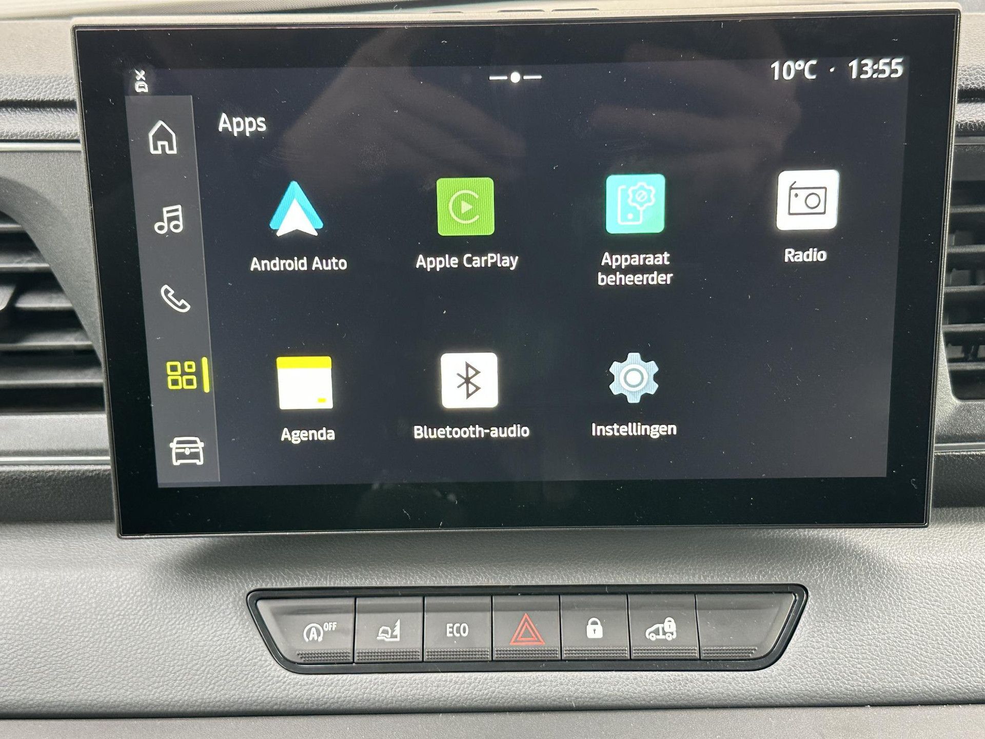 Renault Master met kenteken V-26-KRJ – dashboard