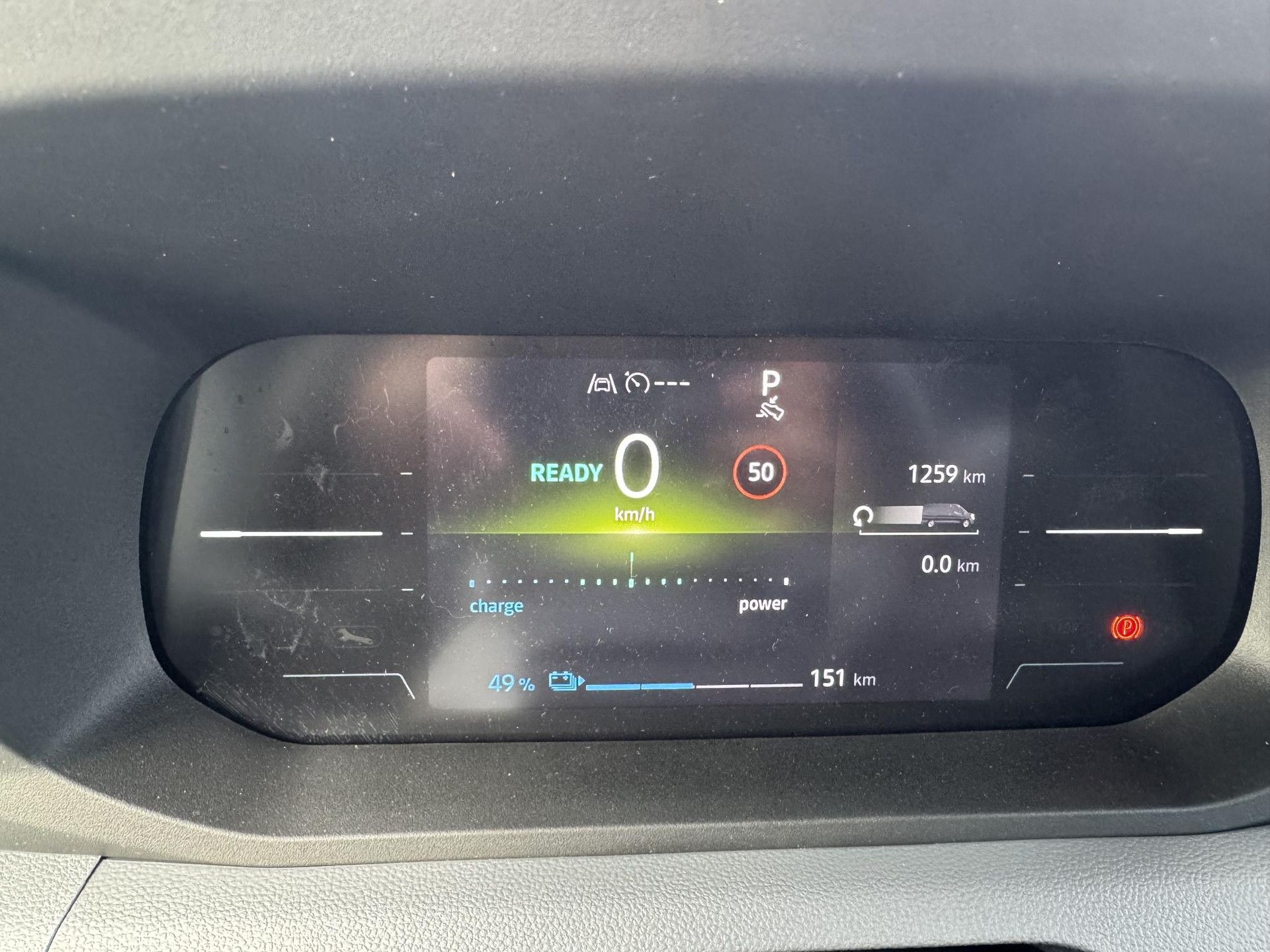 Renault Master met kenteken V-72-KRH – interieur