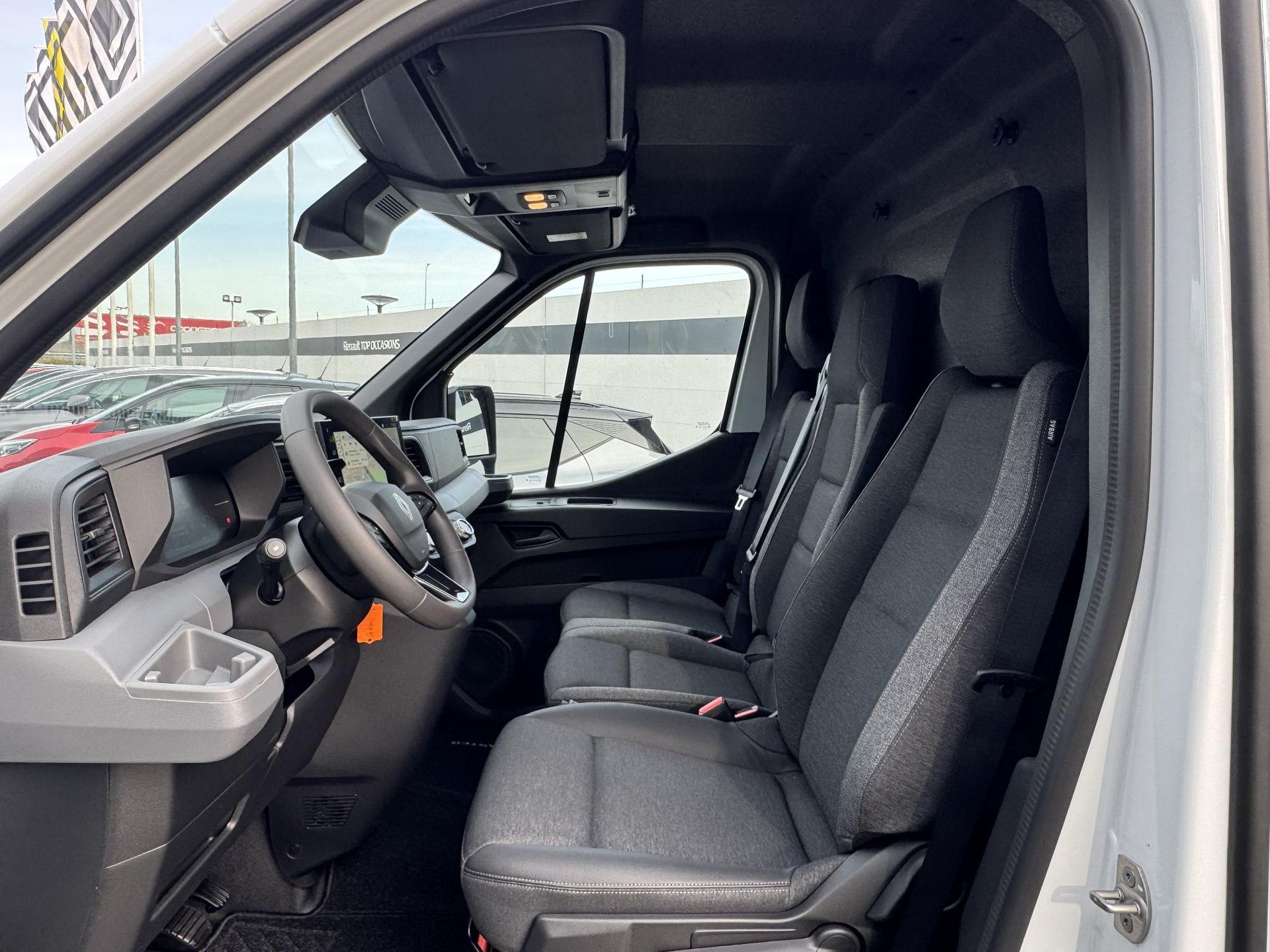 Renault Master met kenteken V-72-KRH – dashboard