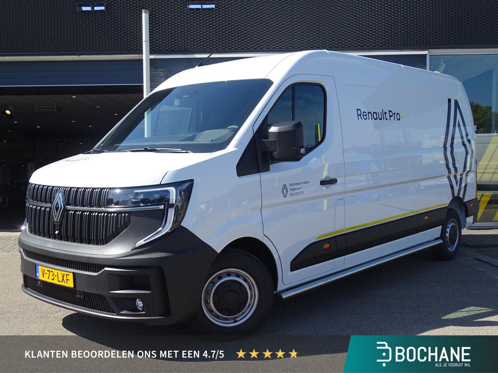 Renault Master met kenteken V-73-LXF – vooraanzicht