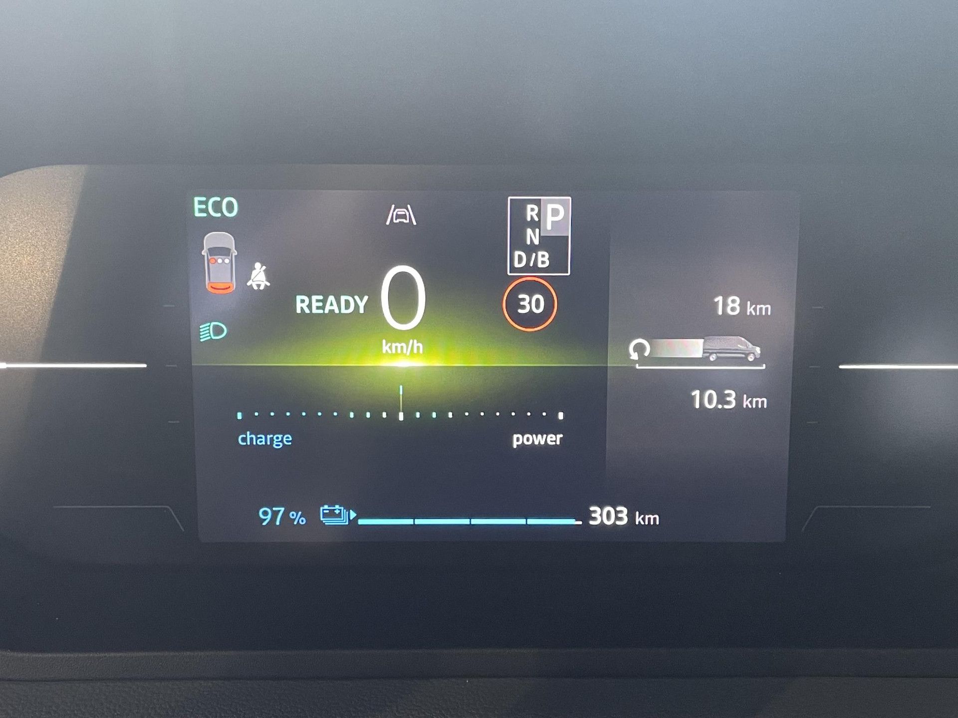 Renault Master met kenteken V-81-LGK – dashboard