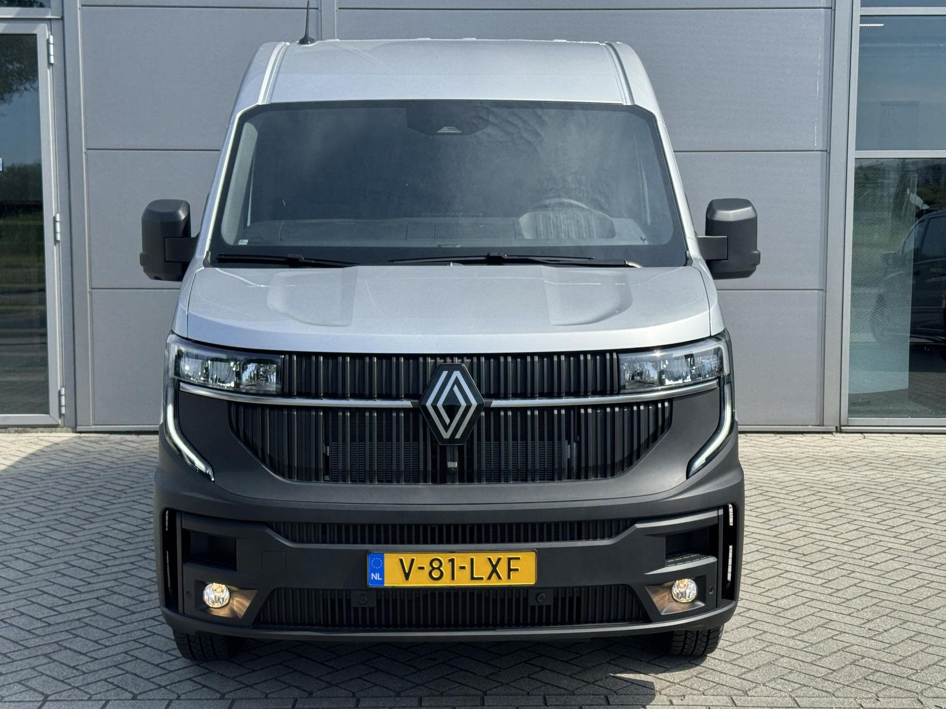 Renault Master met kenteken V-81-LXF – dashboard
