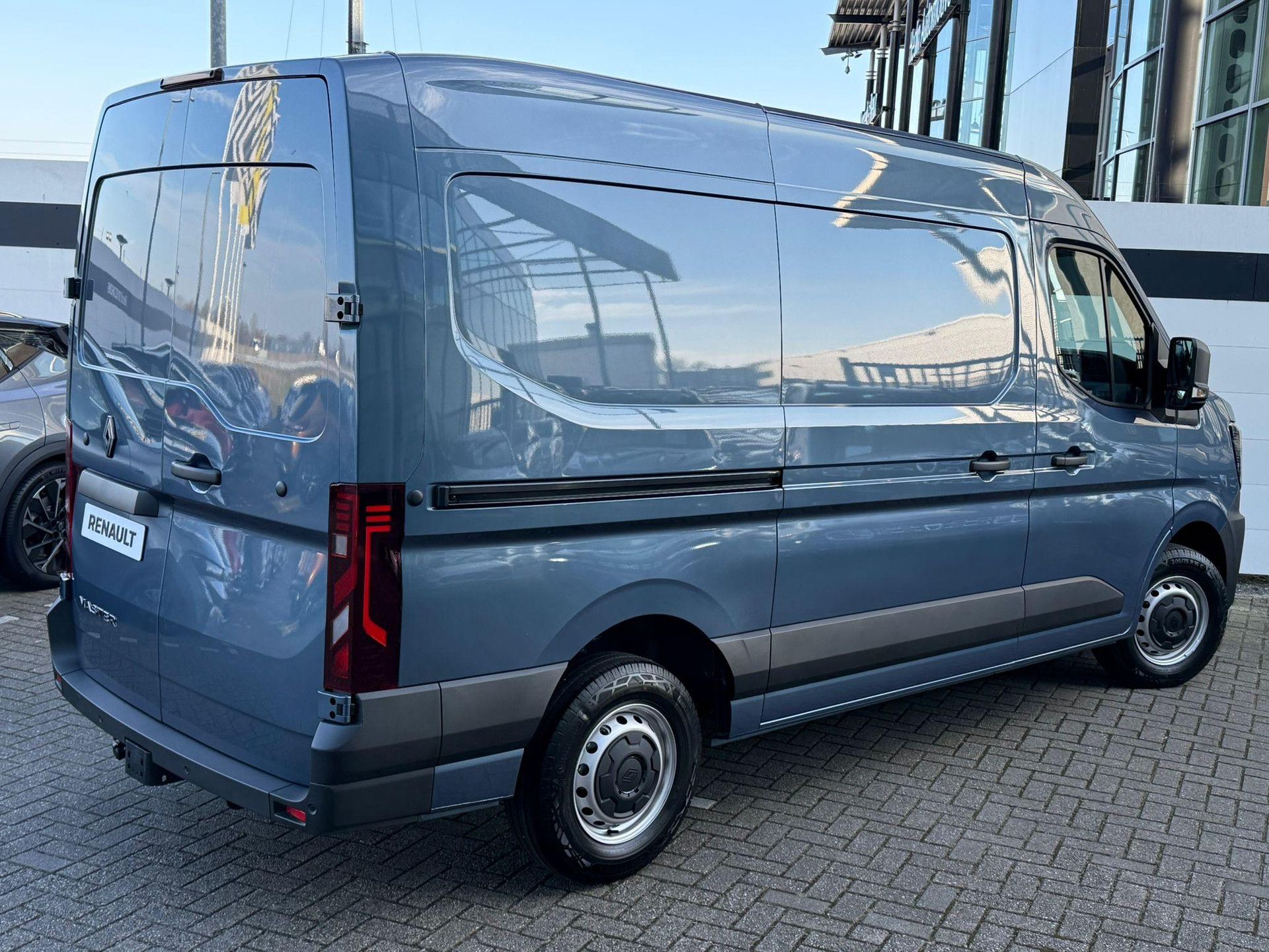 Renault Master met kenteken V-86-KRH – dashboard