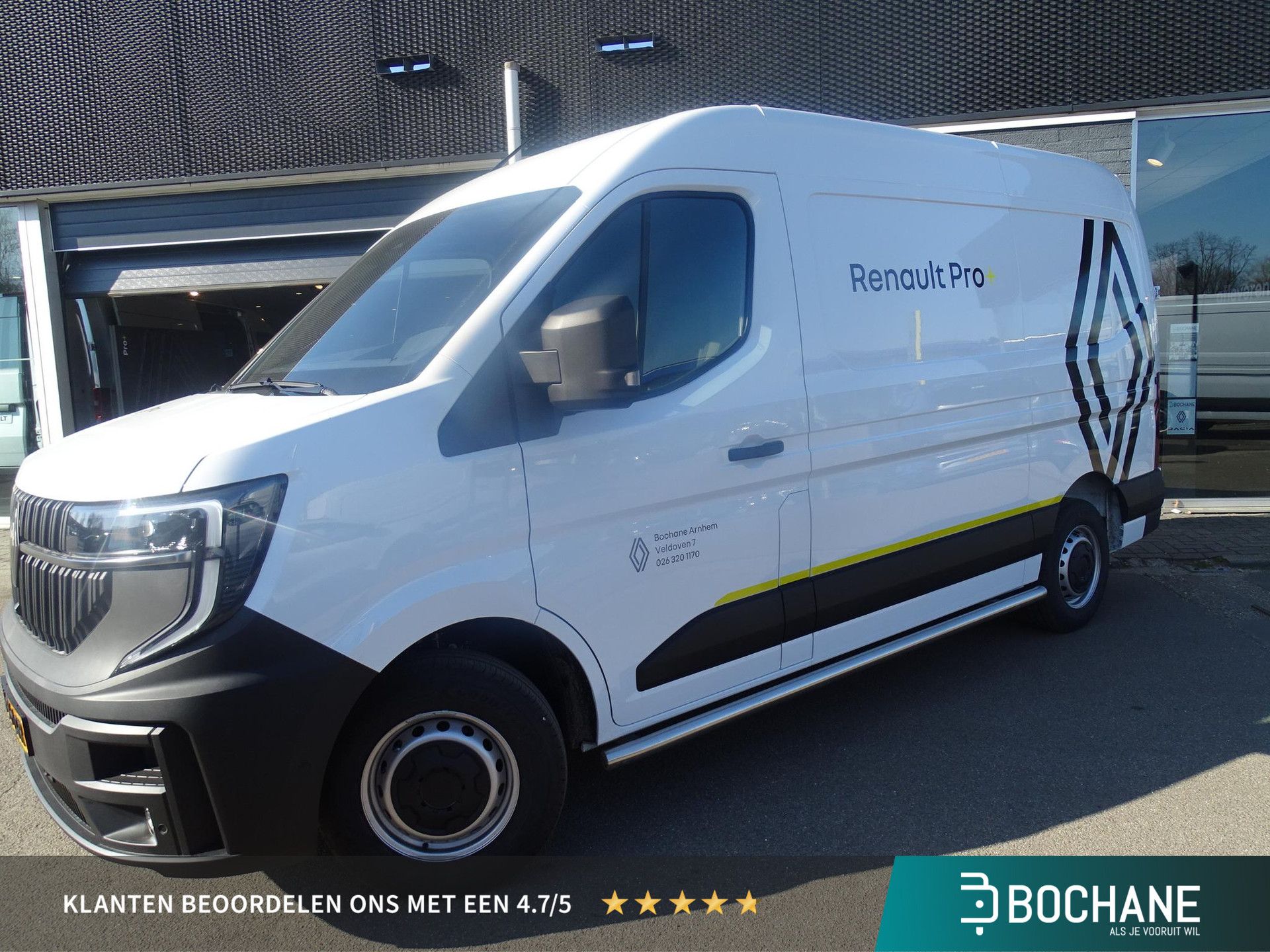 Renault Master met kenteken V-96-LGR – vooraanzicht