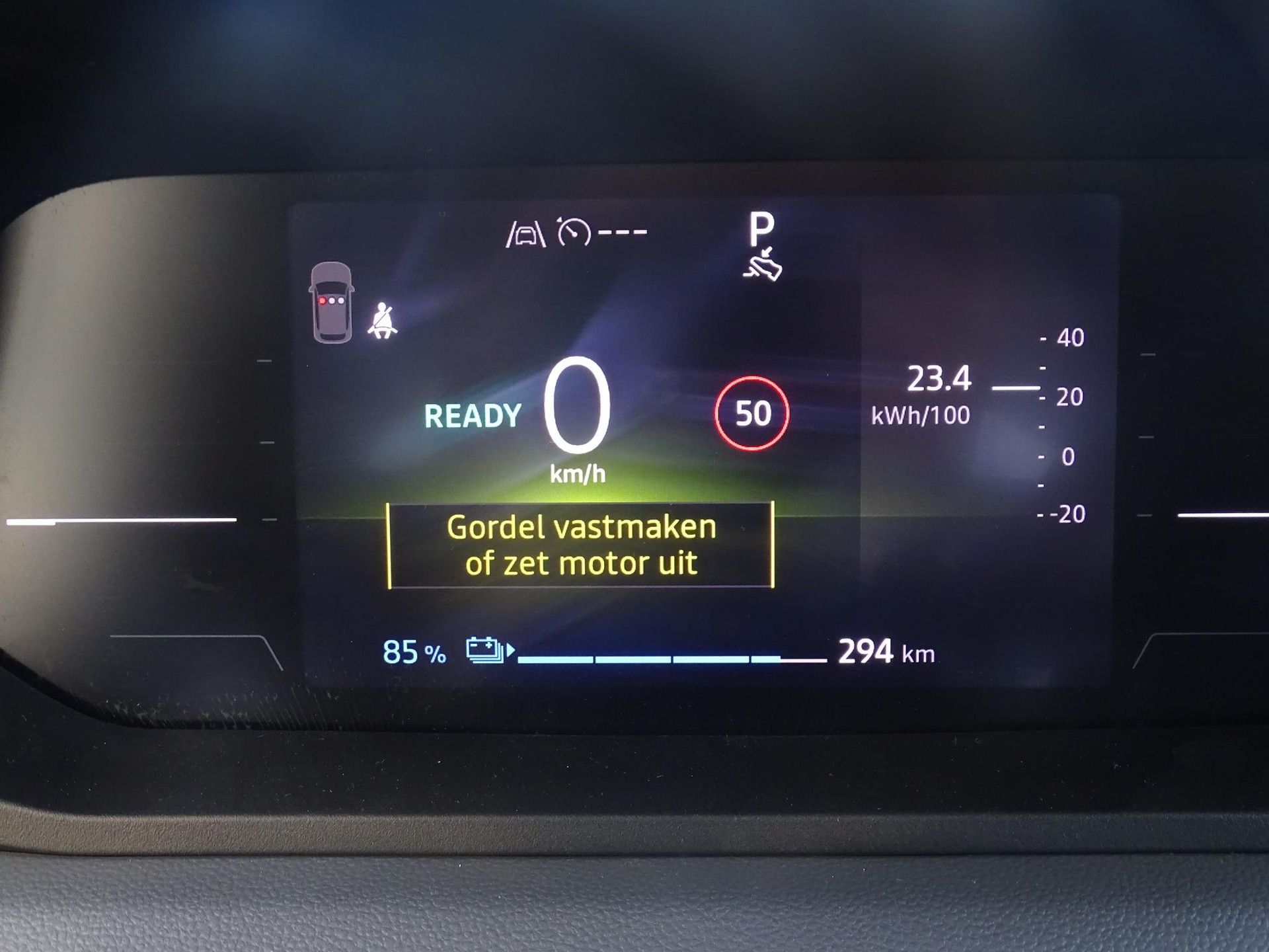 Renault Master met kenteken V-96-LGR – dashboard