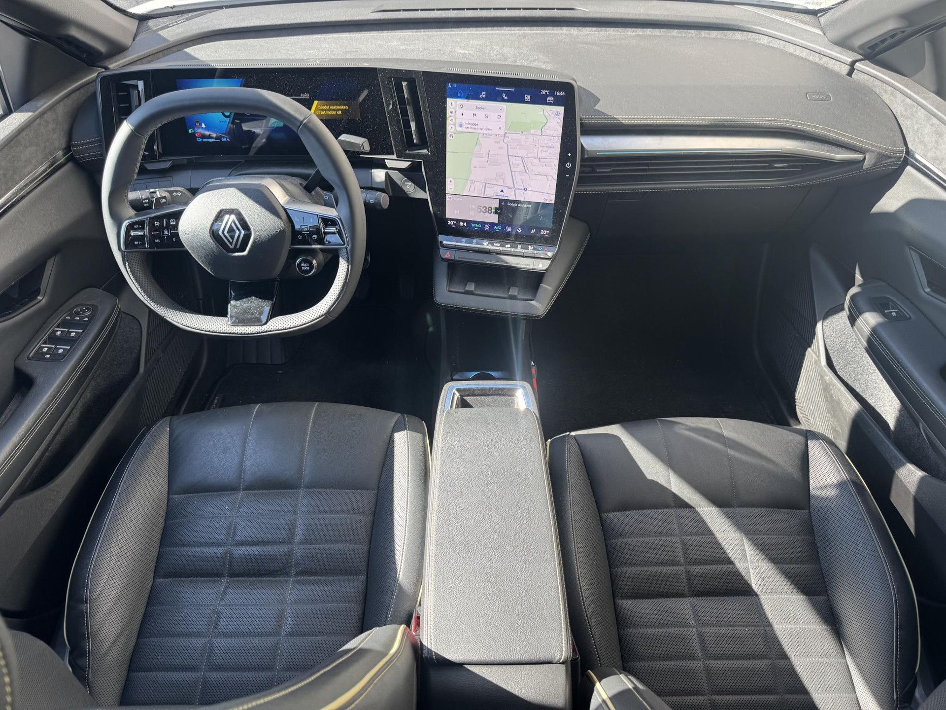 Renault MeganeE-Tech met kenteken HKT-97-H – interieur