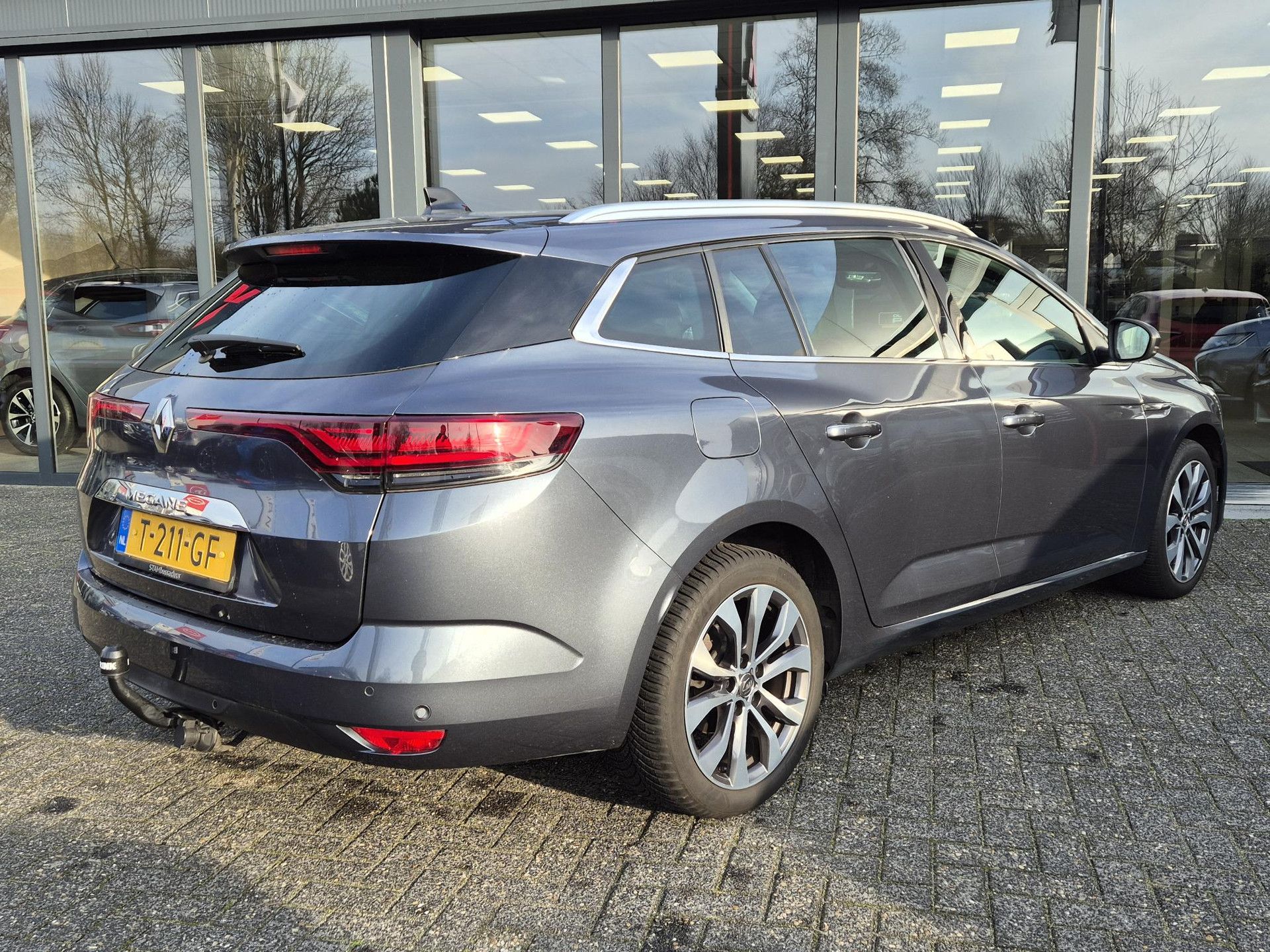 Renault MéganeEstate met kenteken T-211-GF – achteraanzicht