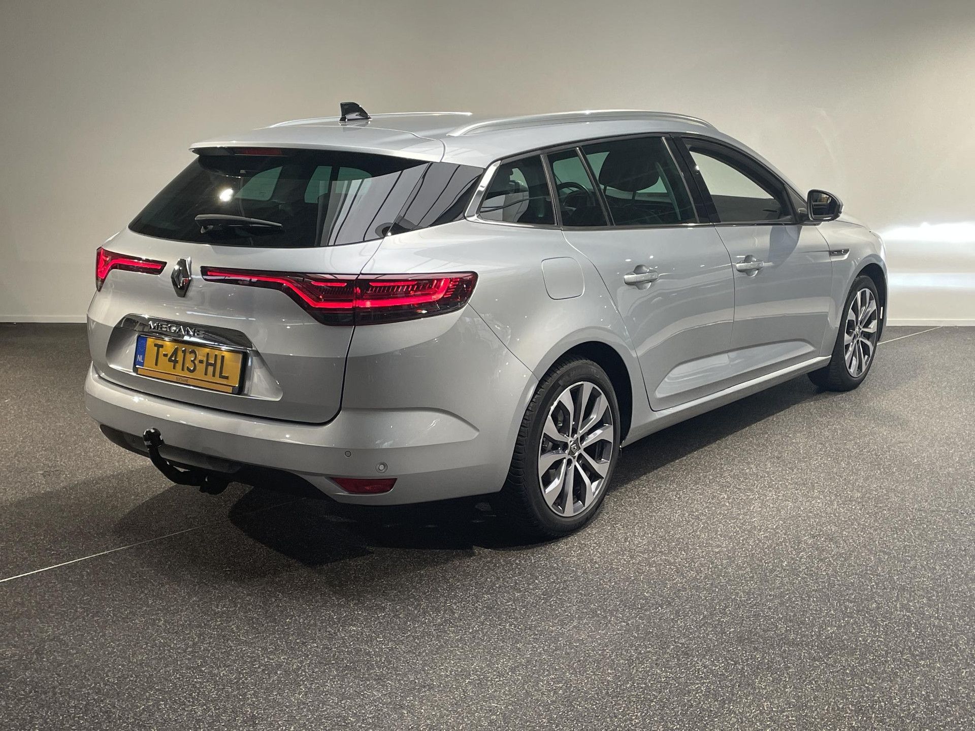 Renault MéganeEstate met kenteken T-413-HL – achteraanzicht
