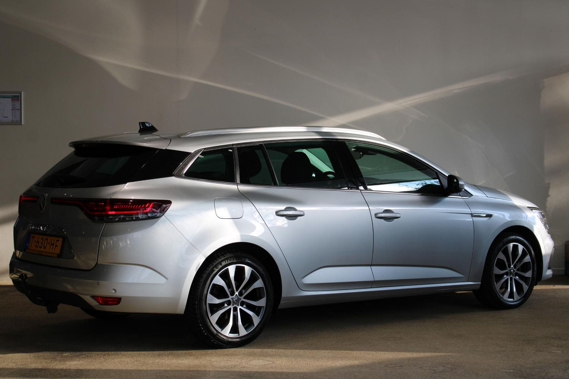 Renault MéganeEstate met kenteken T-630-HF – achteraanzicht