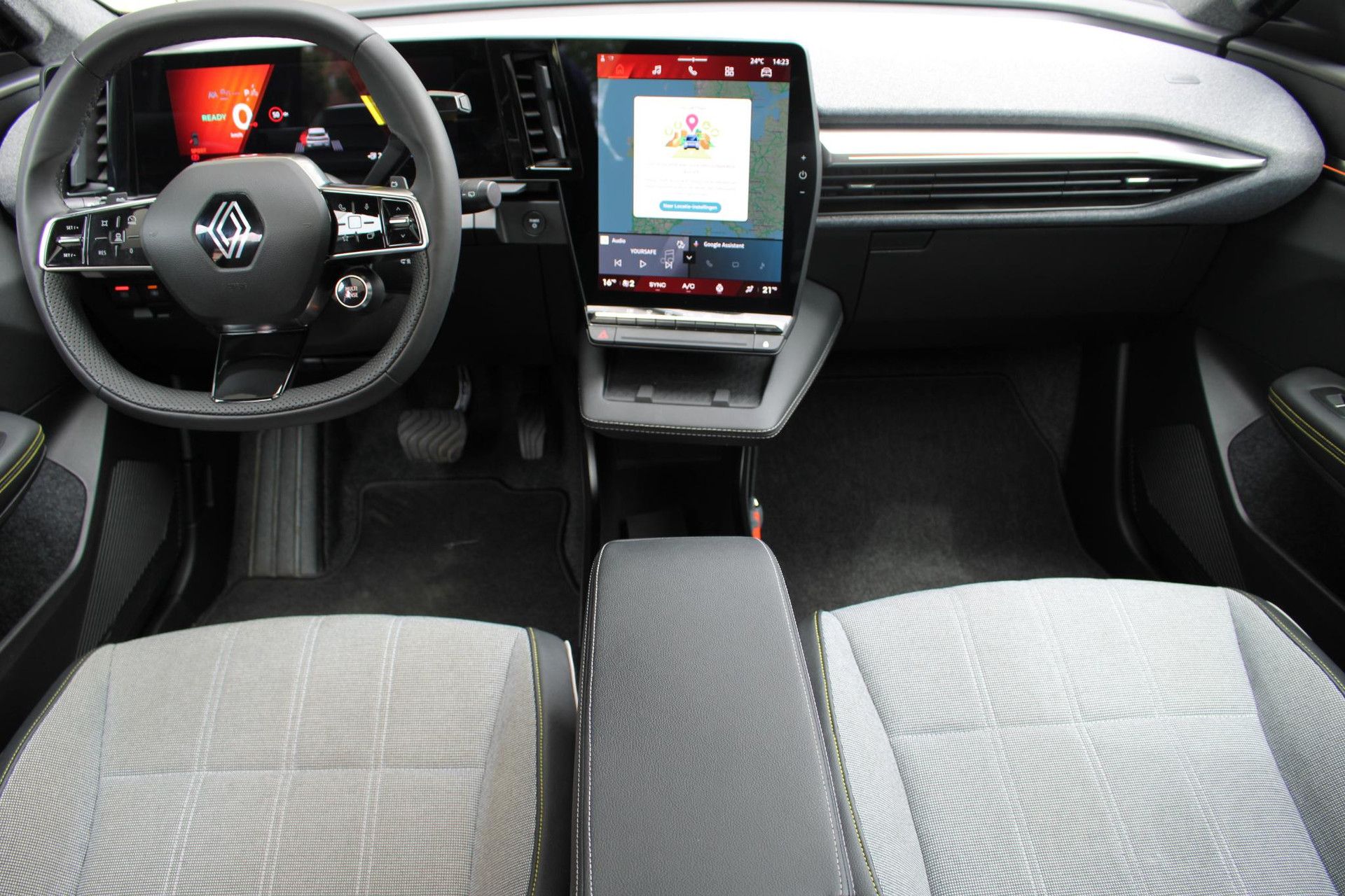 Renault Scénic met kenteken GJL-34-D – interieur
