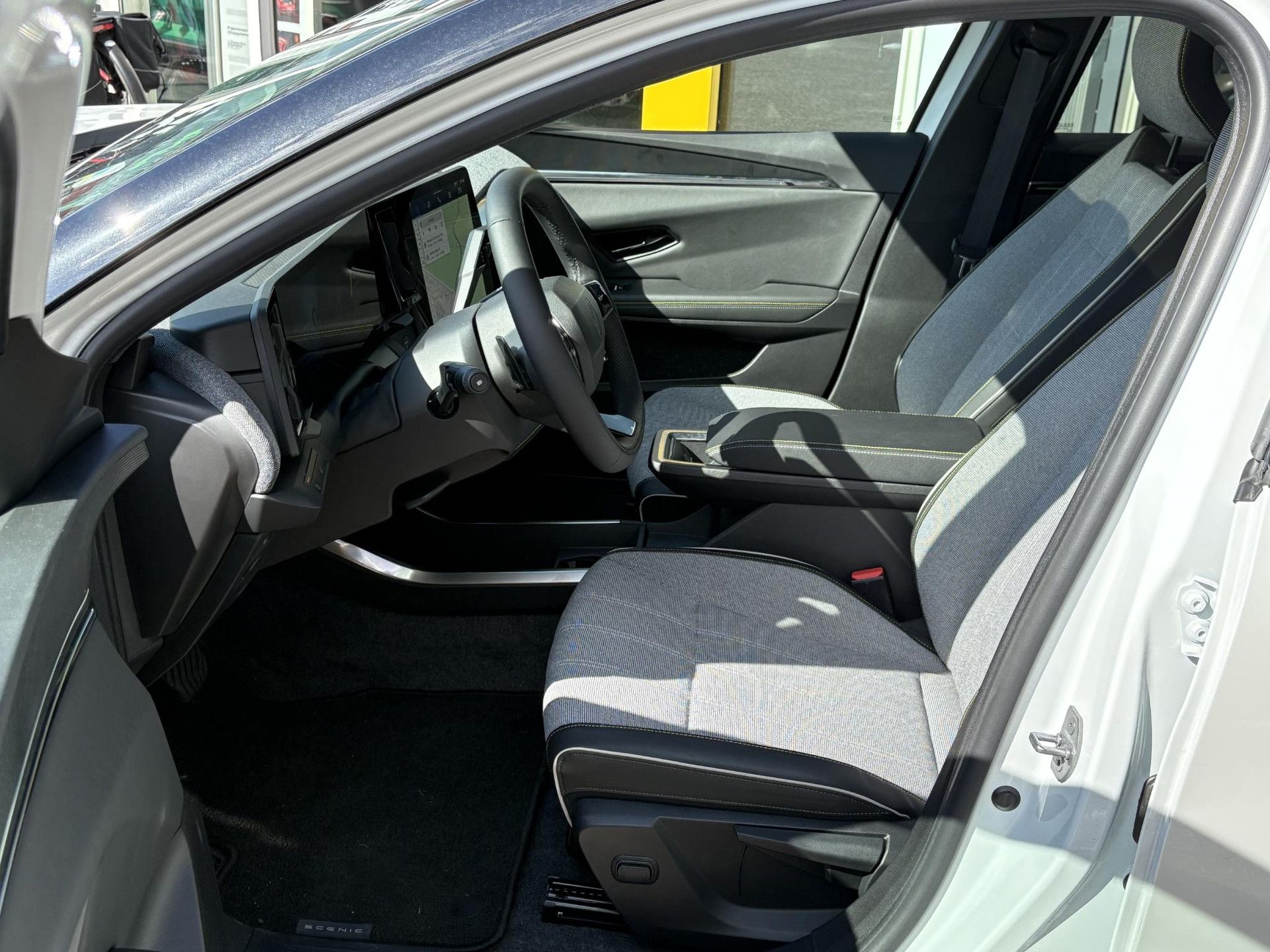 Renault Scénic met kenteken KDX-08-Z – detailfoto