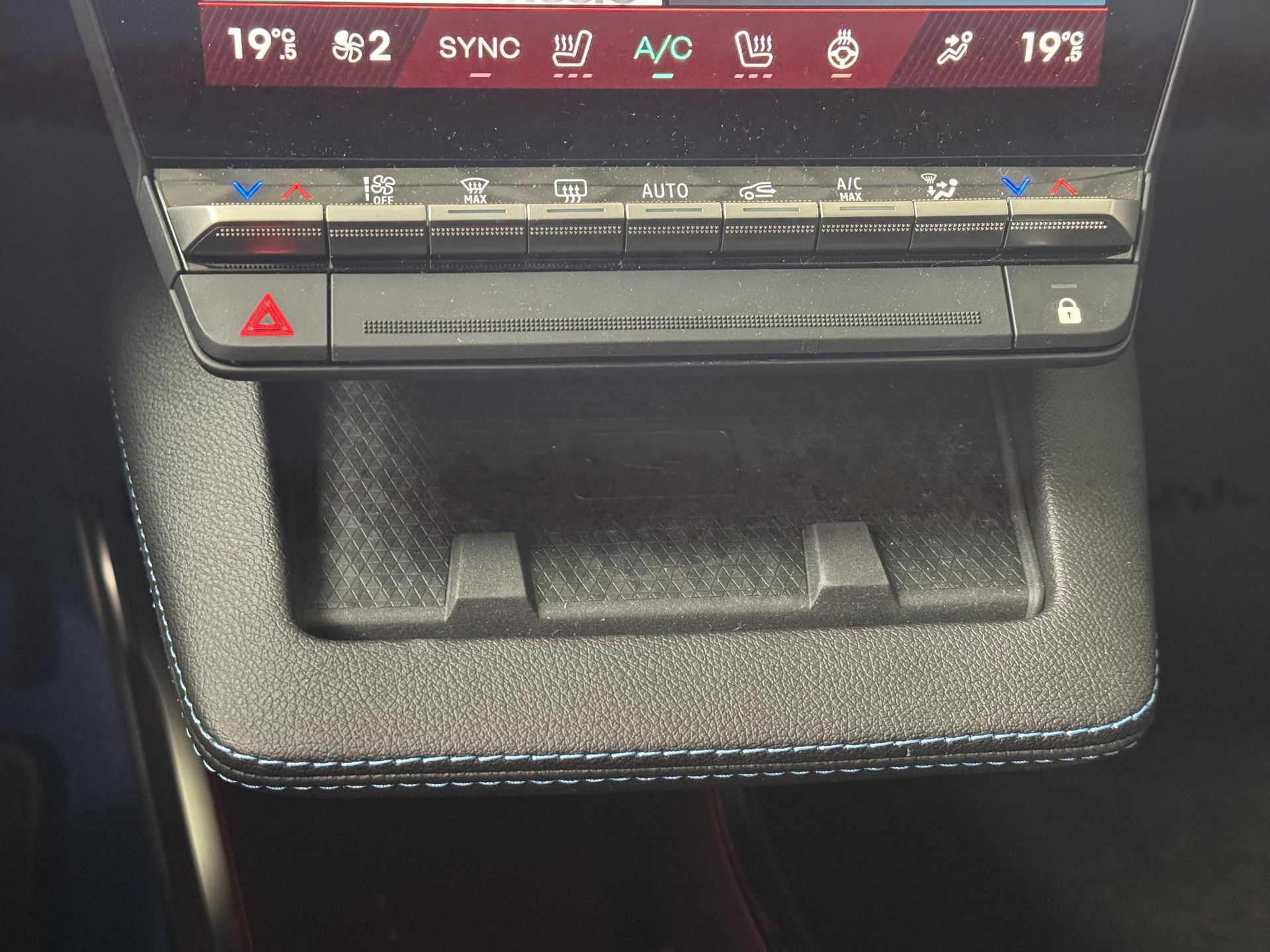 Renault Scénic met kenteken KDX-75-X – detailfoto