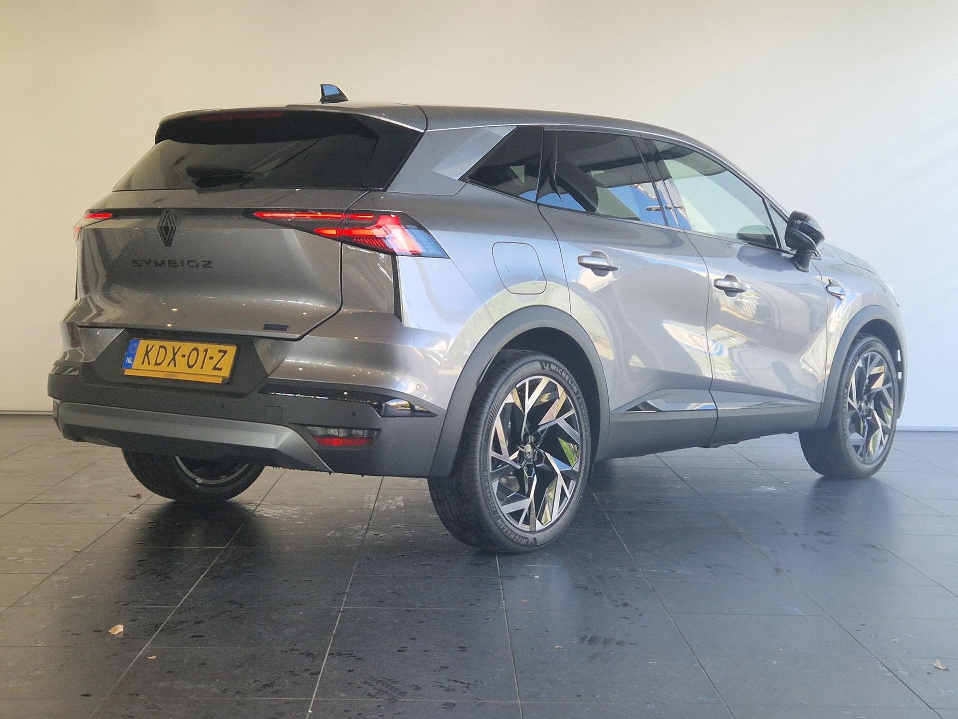 Renault Symbioz met kenteken KDX-01-Z – achteraanzicht