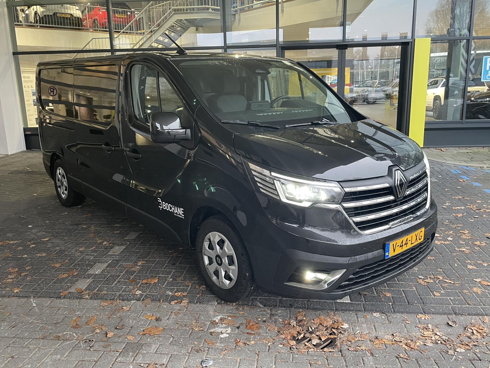 Renault Trafic met kenteken V-44-LXG – detailfoto