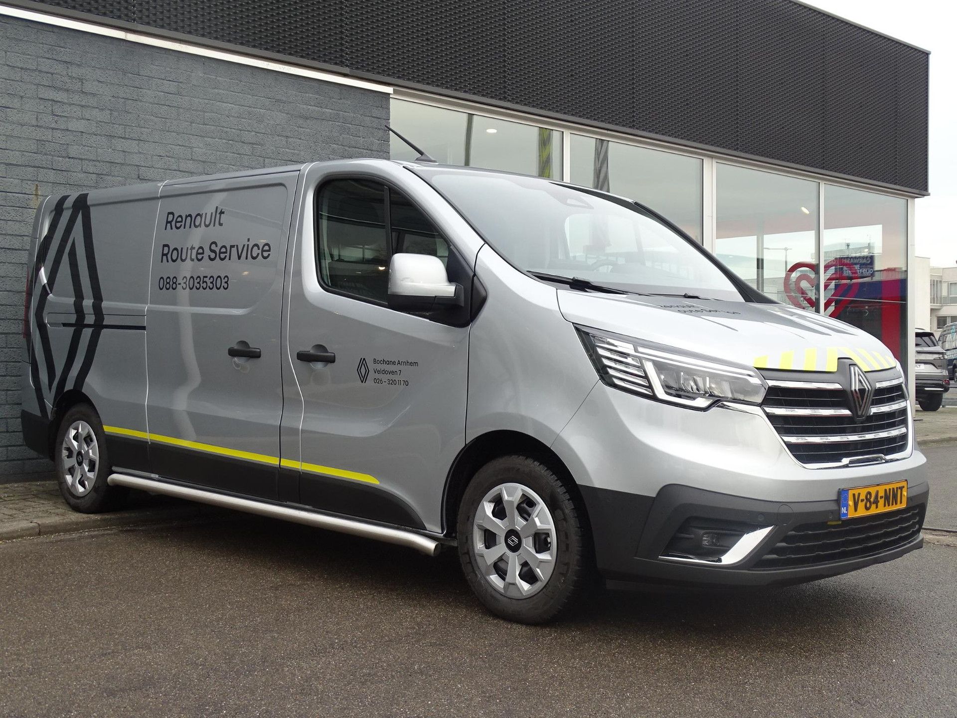 Renault Trafic met kenteken V-84-NNT – detailfoto