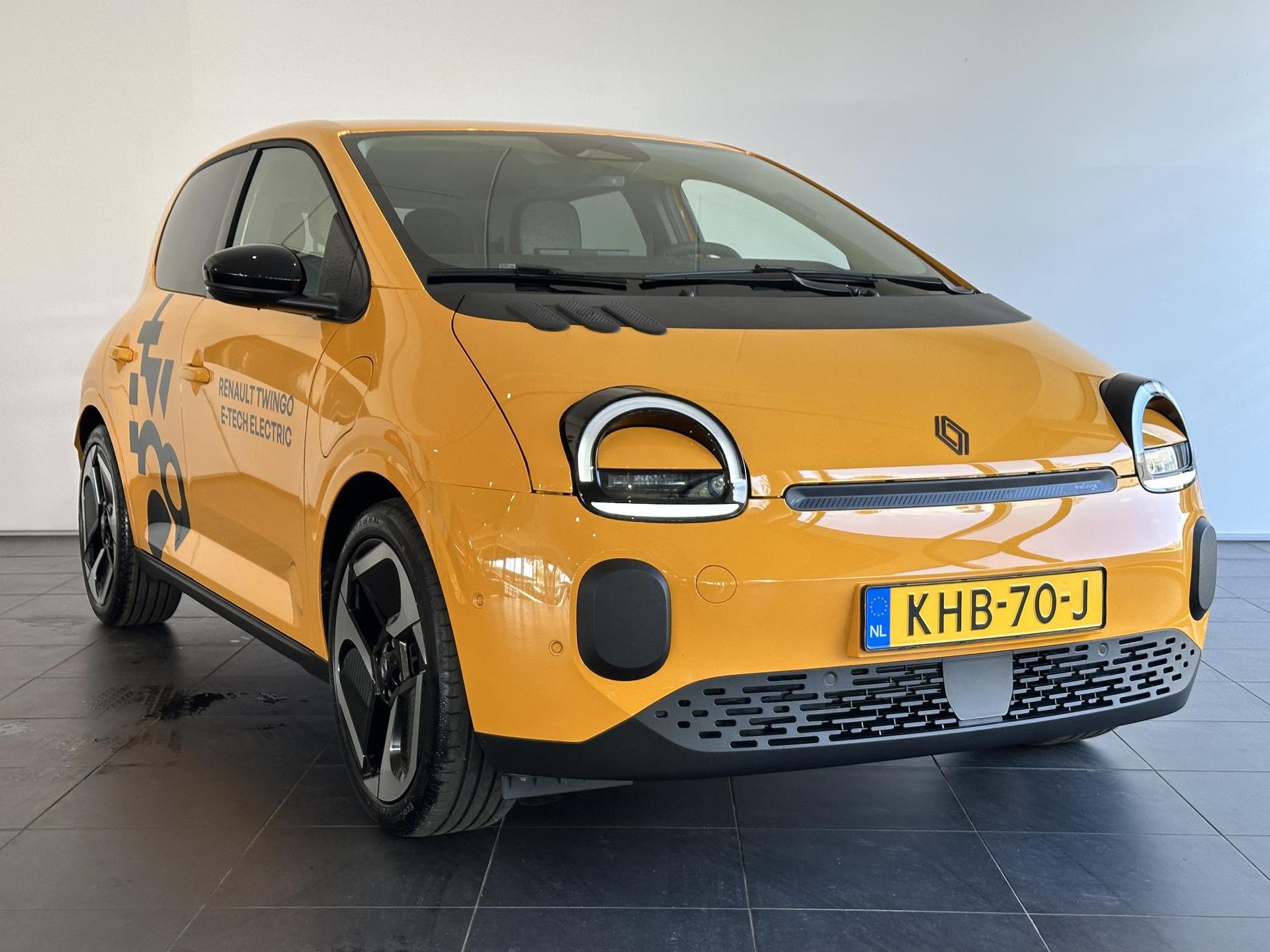 Renault Twingo met kenteken KHB-70-J – detailfoto
