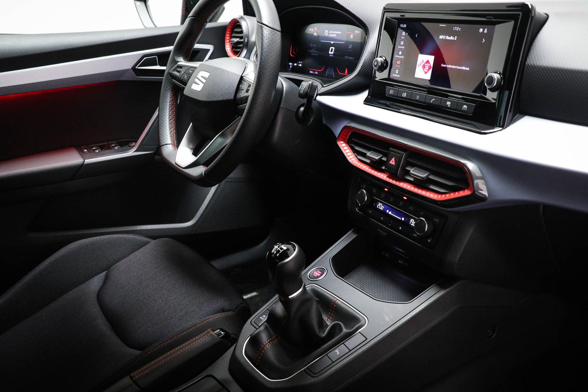 SEAT Ibiza met kenteken KGT-06-Z – interieur