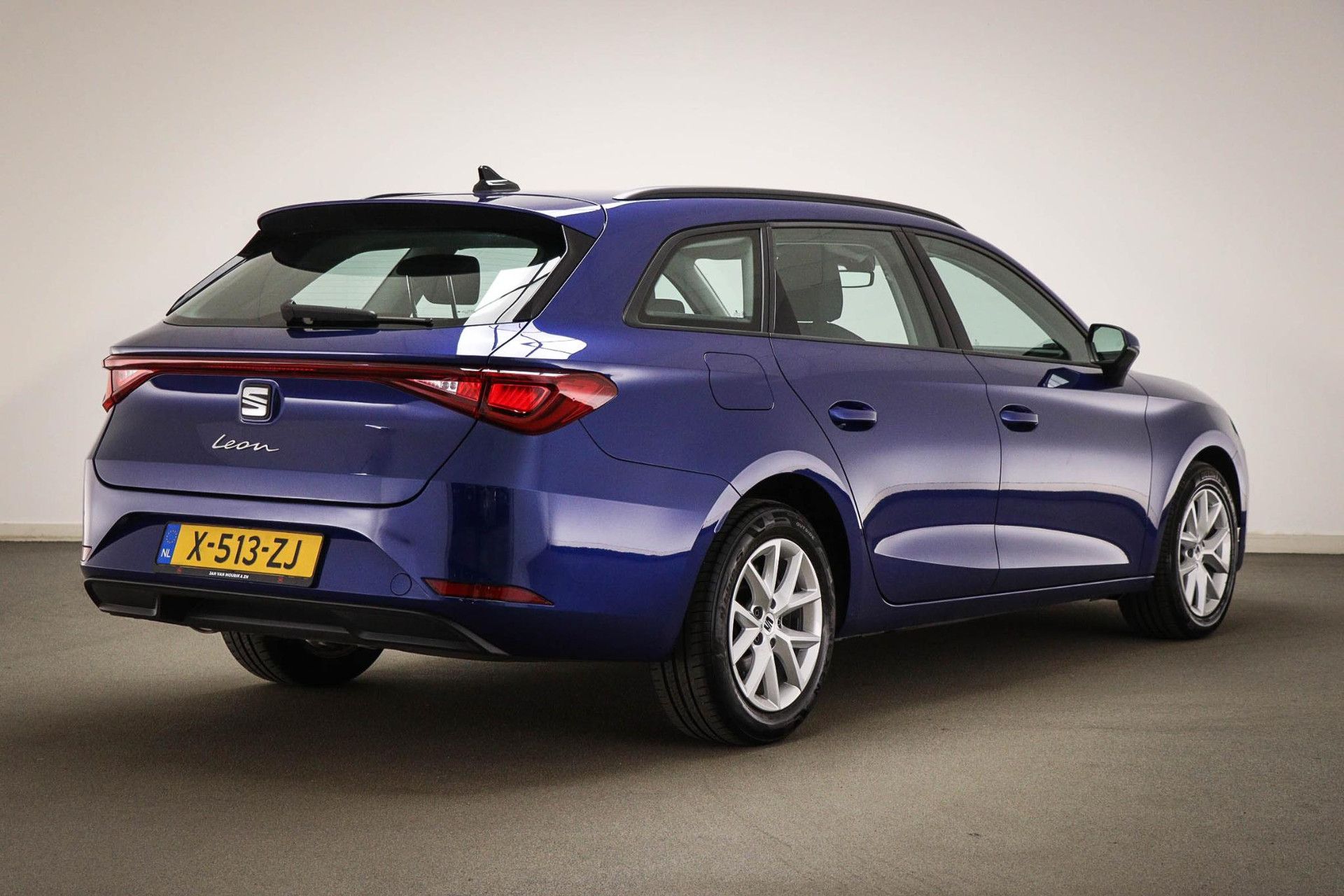 SEAT Leon met kenteken X-513-ZJ – achteraanzicht