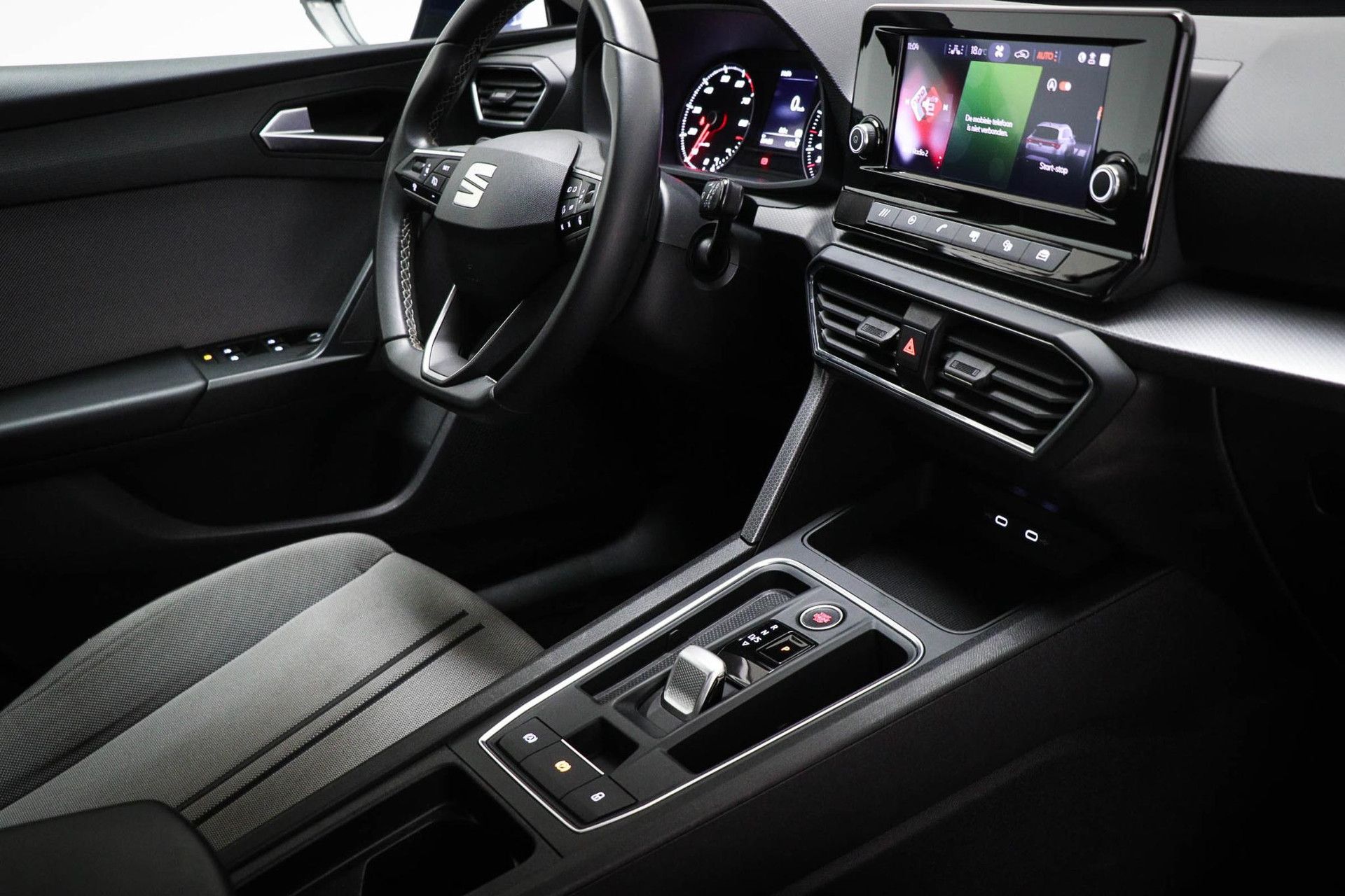 SEAT Leon met kenteken X-513-ZJ – interieur