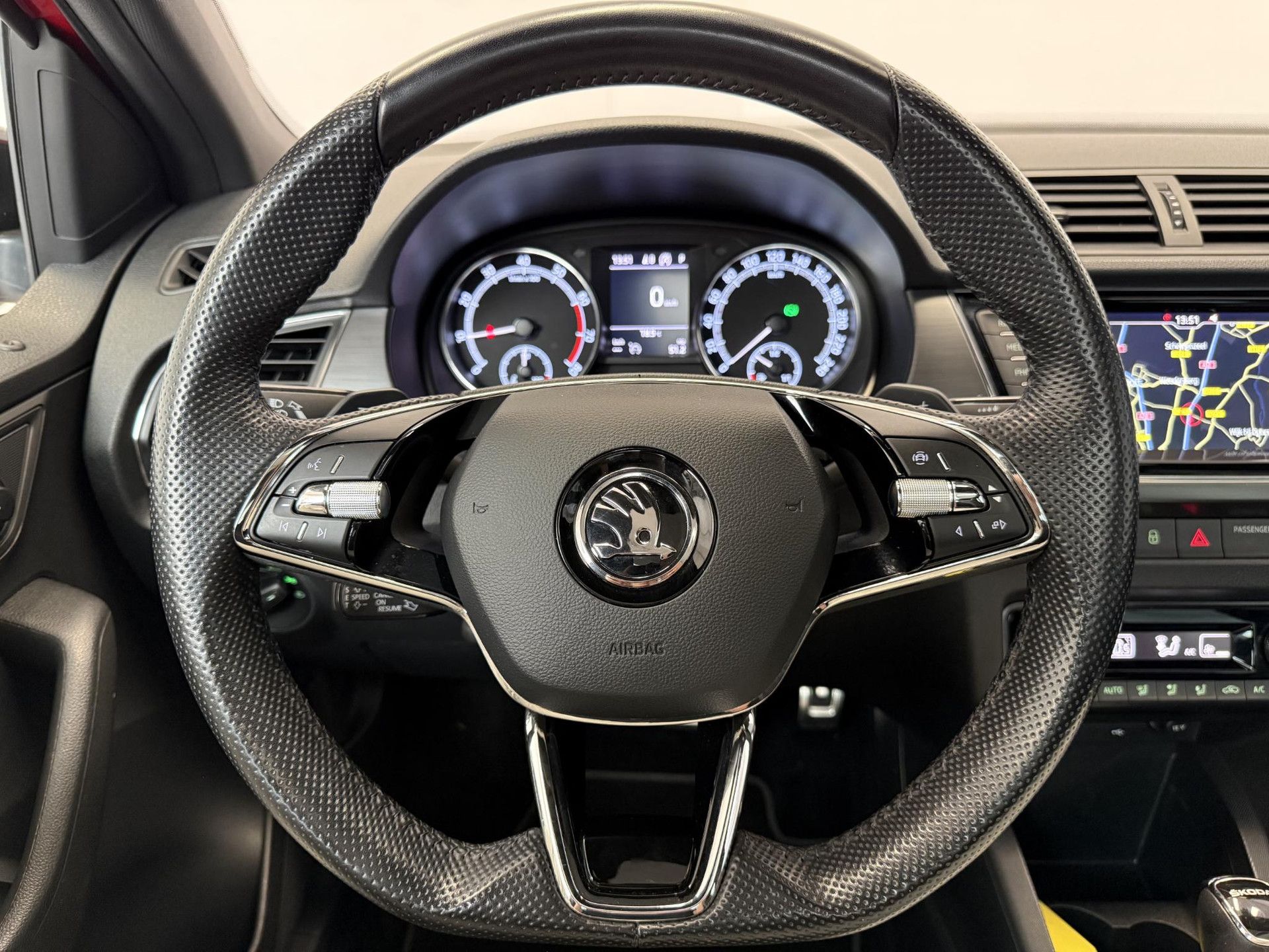 Skoda Fabia met kenteken L-422-DX – interieur