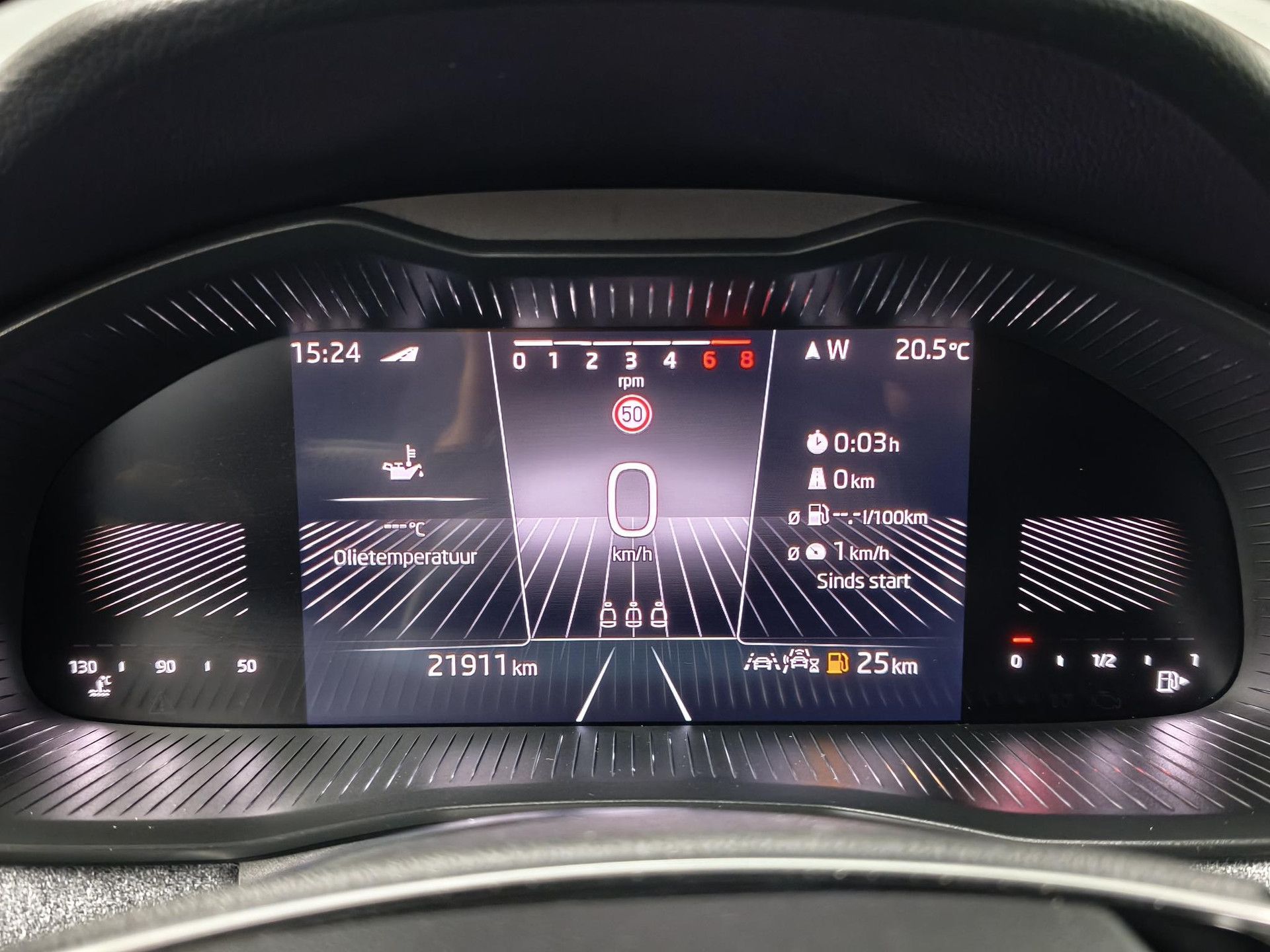 Skoda Kamiq met kenteken KKP-49-T – dashboard