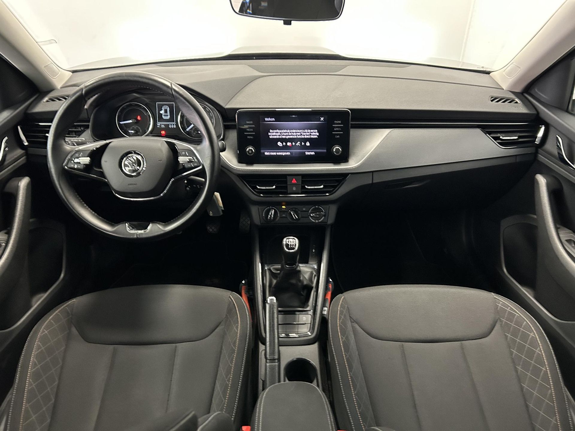 Skoda Kamiq met kenteken P-836-KB – interieur