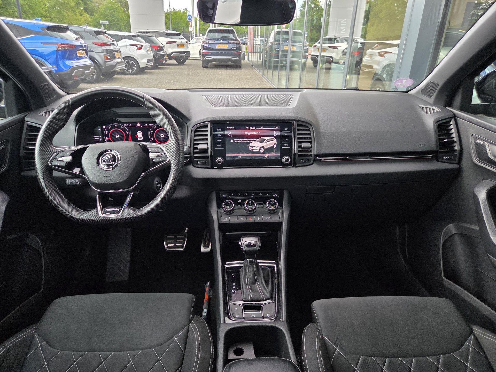 Skoda Karoq met kenteken L-938-FH – interieur