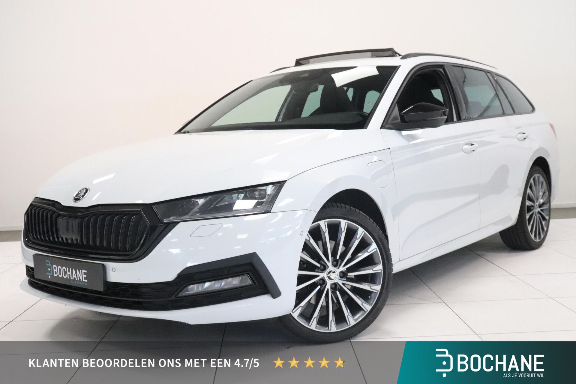 Skoda Octavia met kenteken JGB-26-B – vooraanzicht