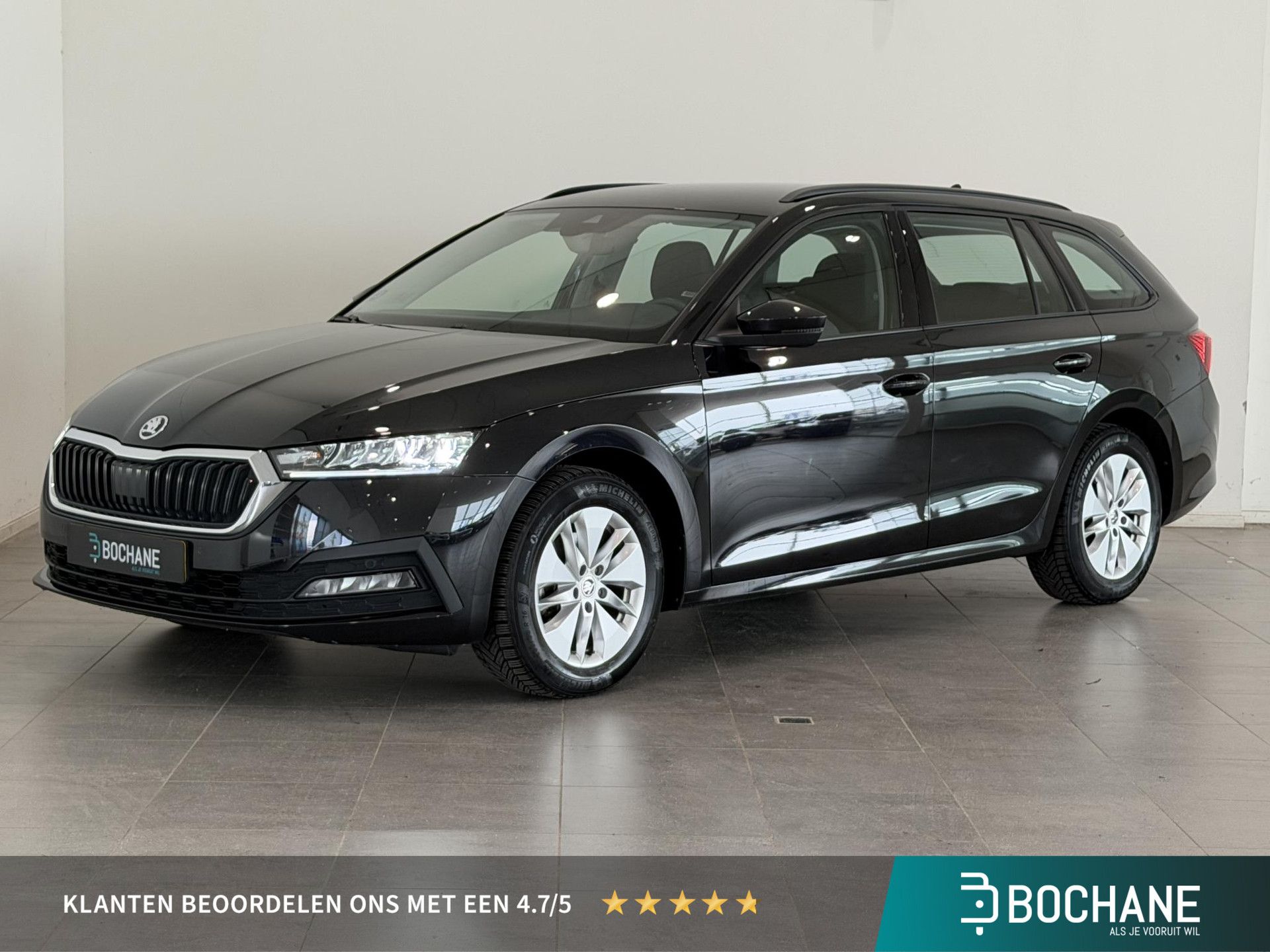 Skoda Octavia met kenteken P-168-DH – vooraanzicht