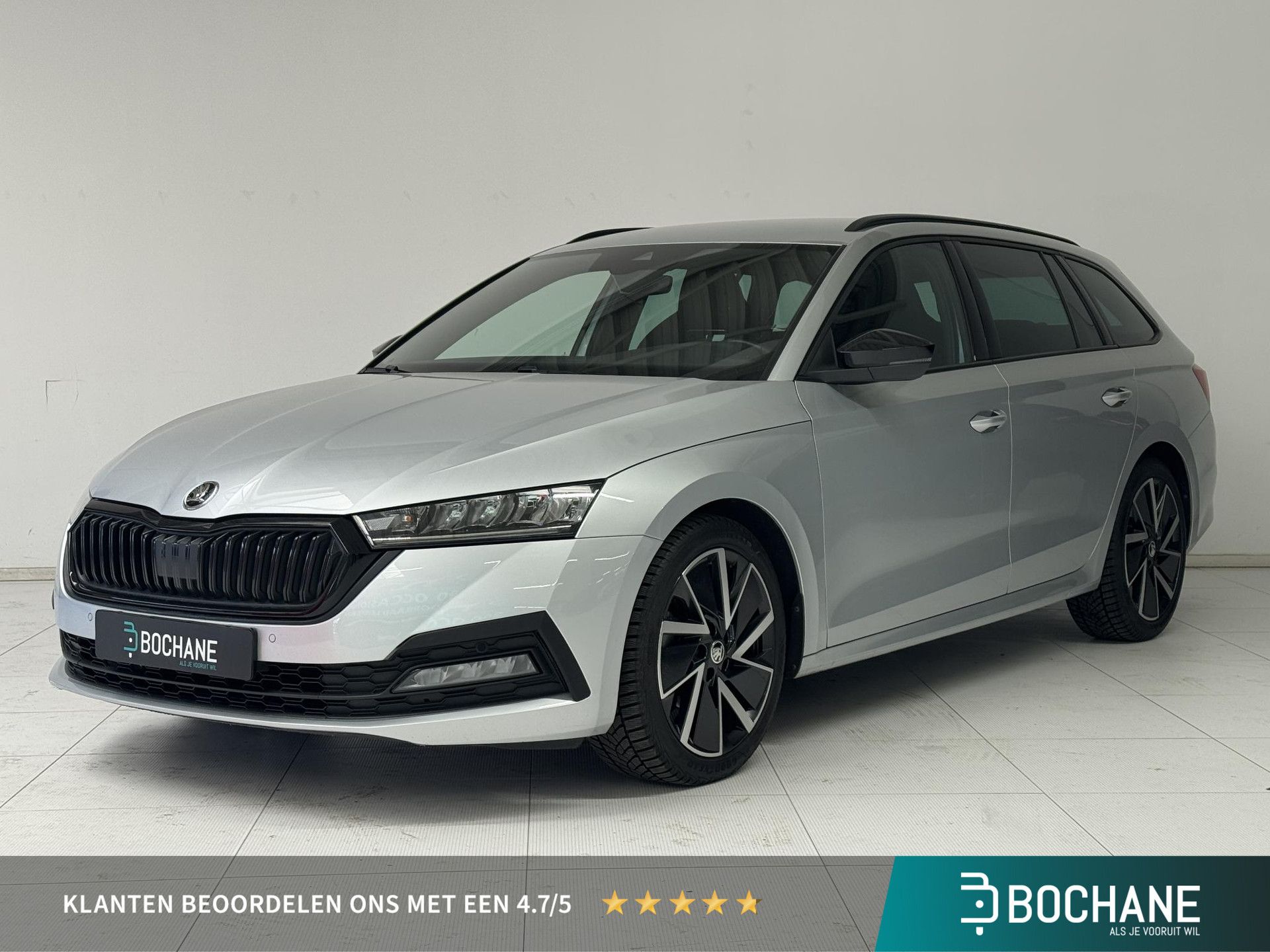 Skoda Octavia met kenteken T-467-DF – vooraanzicht