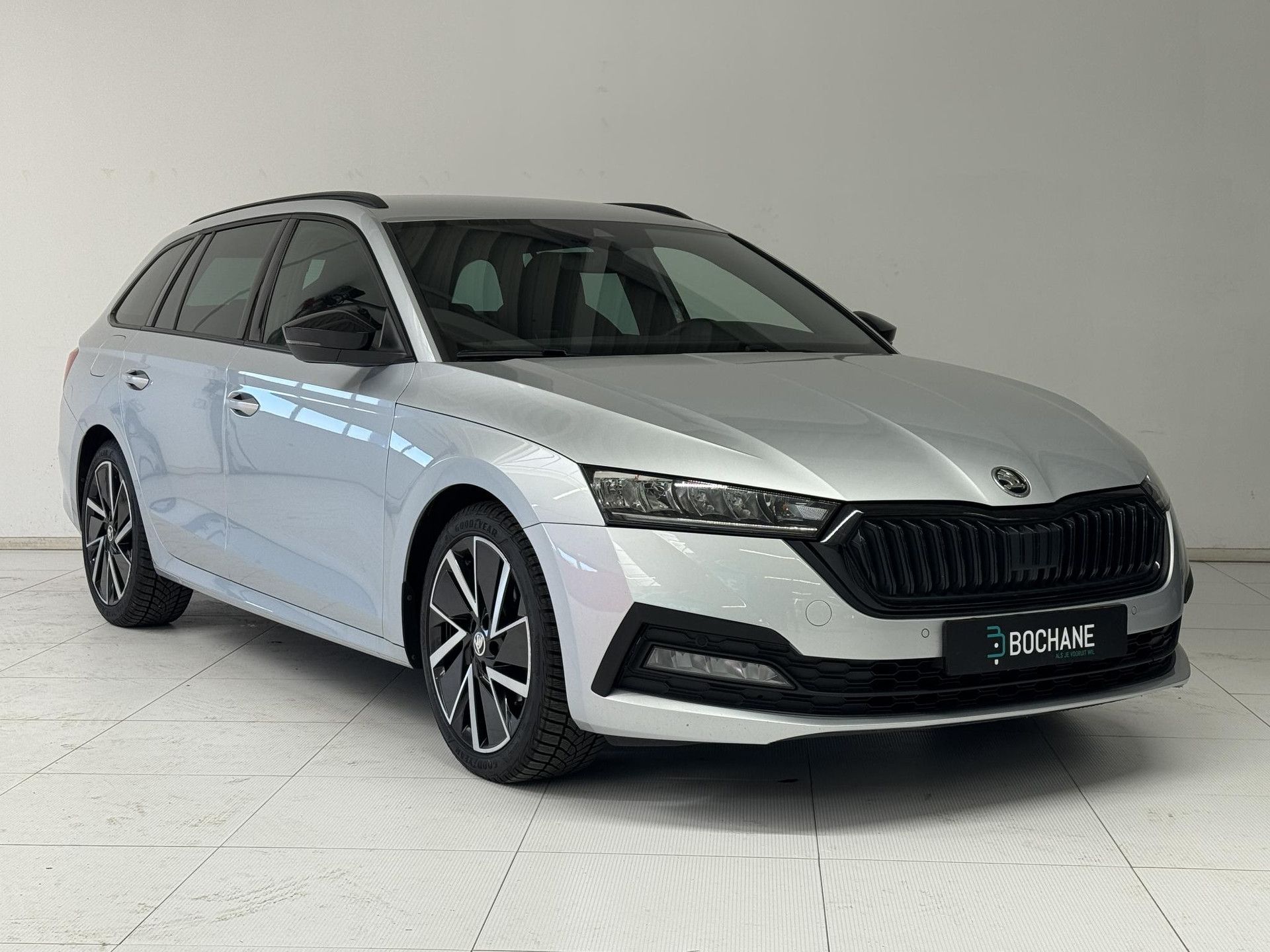 Skoda Octavia met kenteken T-467-DF – detailfoto