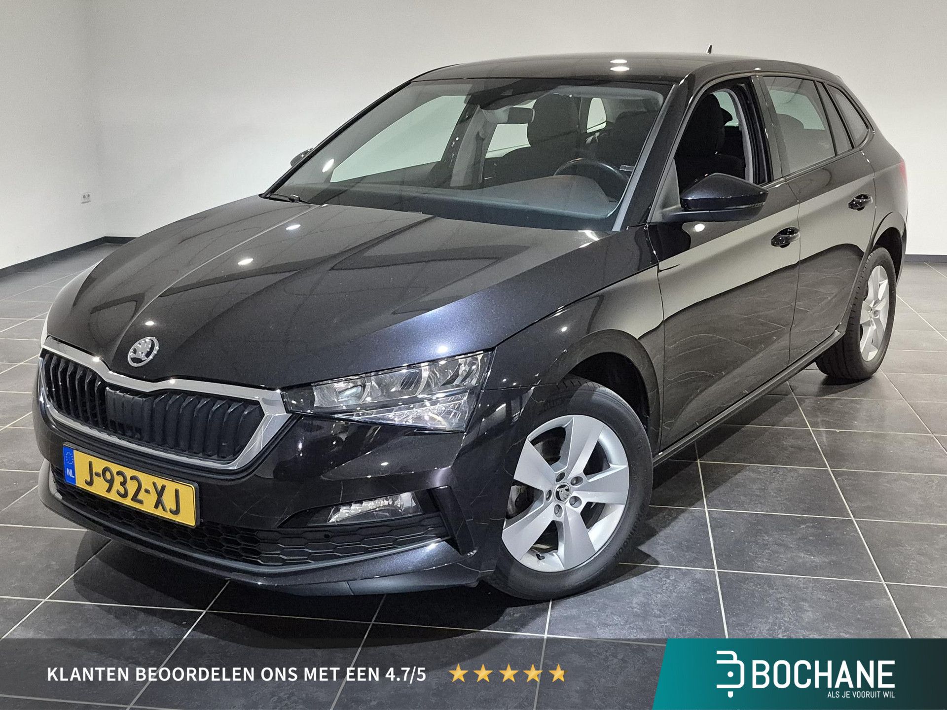 Skoda Scala met kenteken J-932-XJ – vooraanzicht