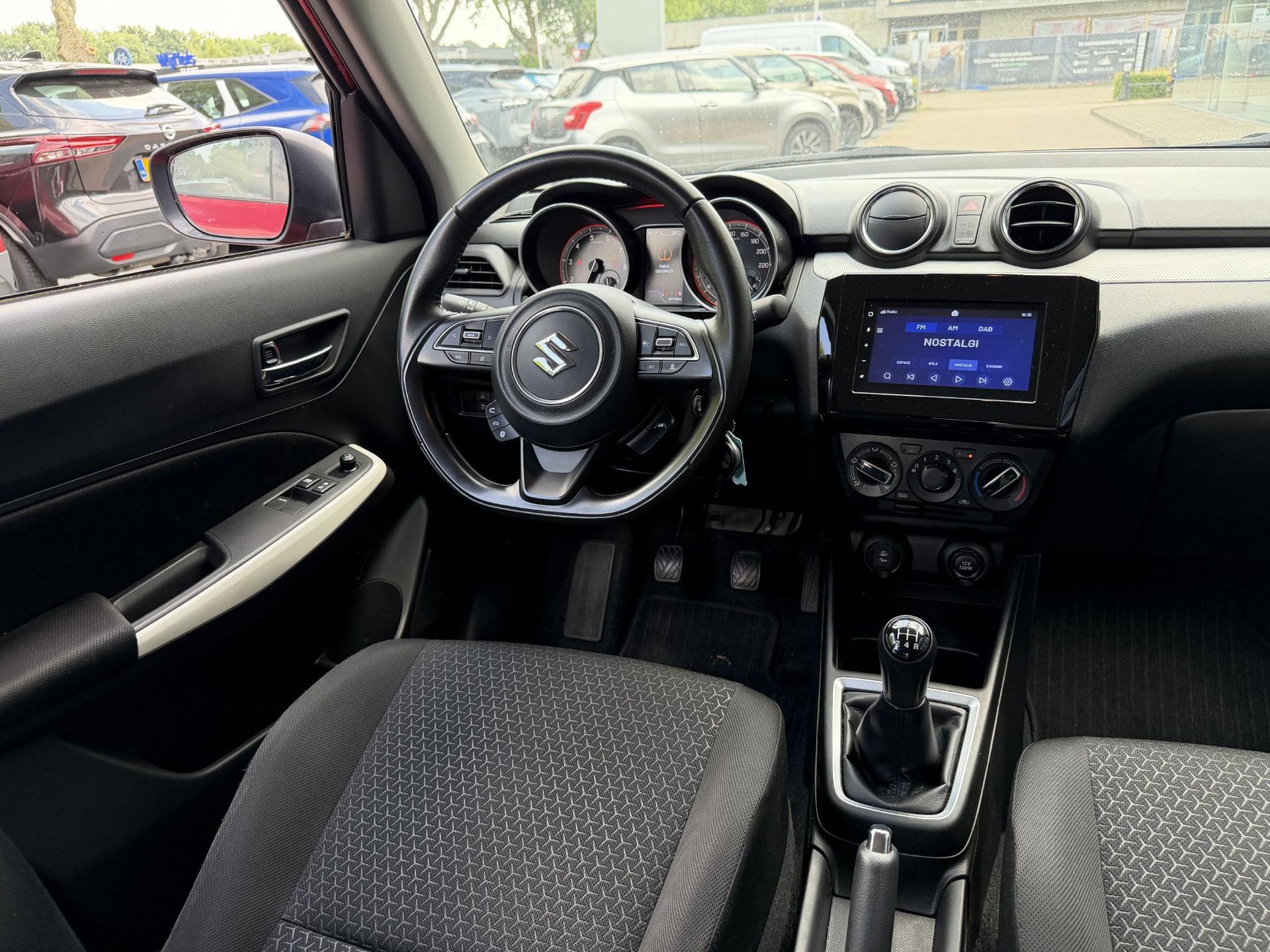 Suzuki Swift met kenteken KKZ-25-K – dashboard