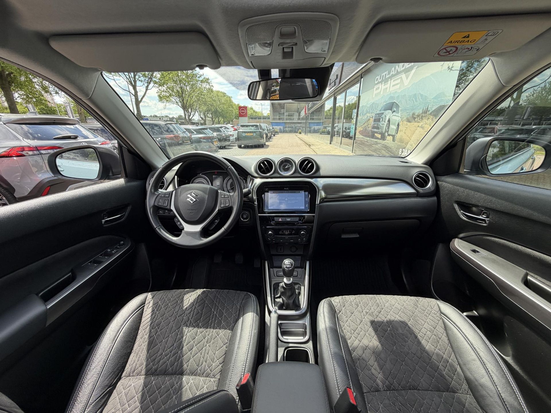 Suzuki Vitara met kenteken KJS-96-L – dashboard