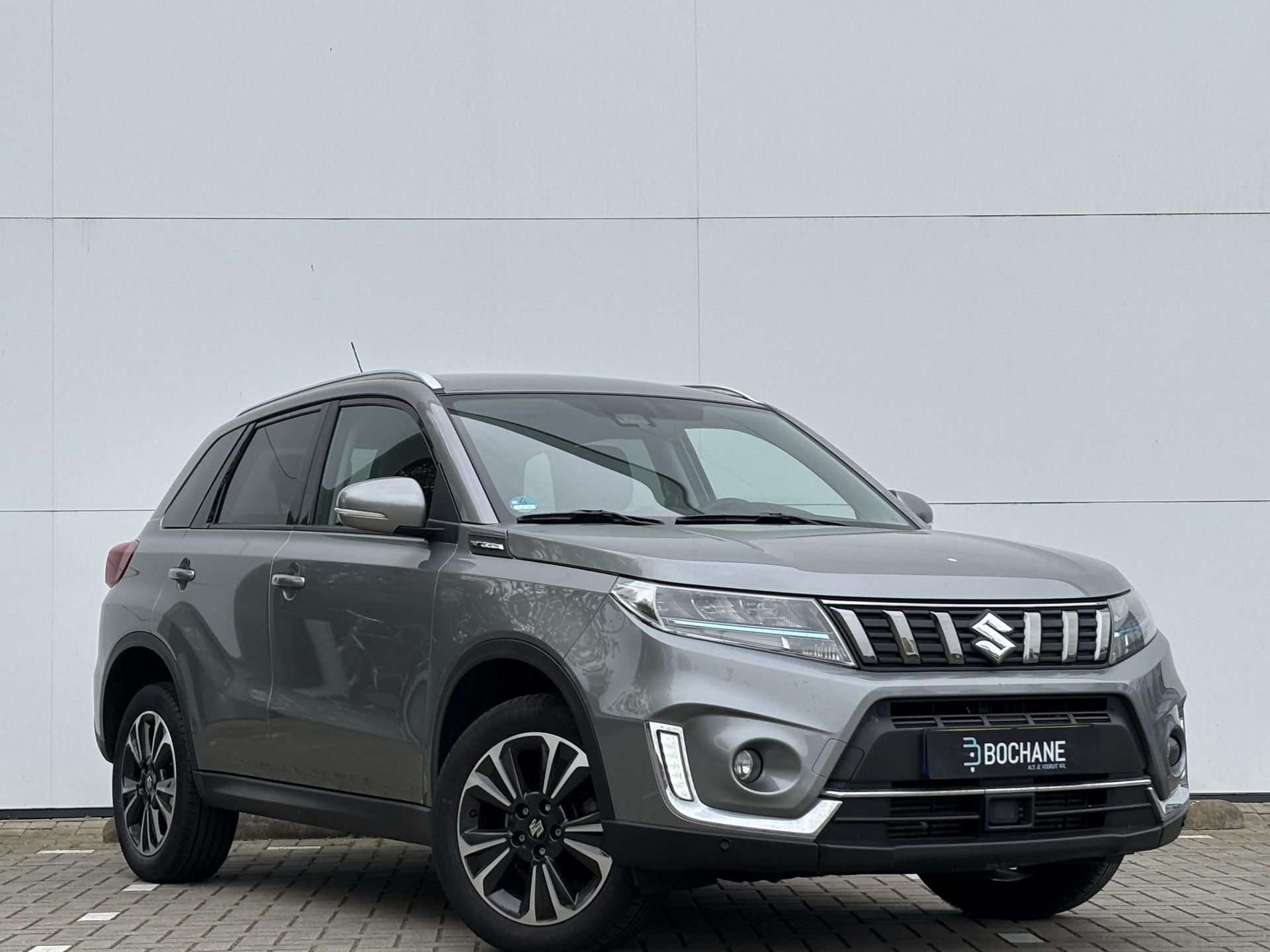 Suzuki Vitara met kenteken N-211-HG – detailfoto
