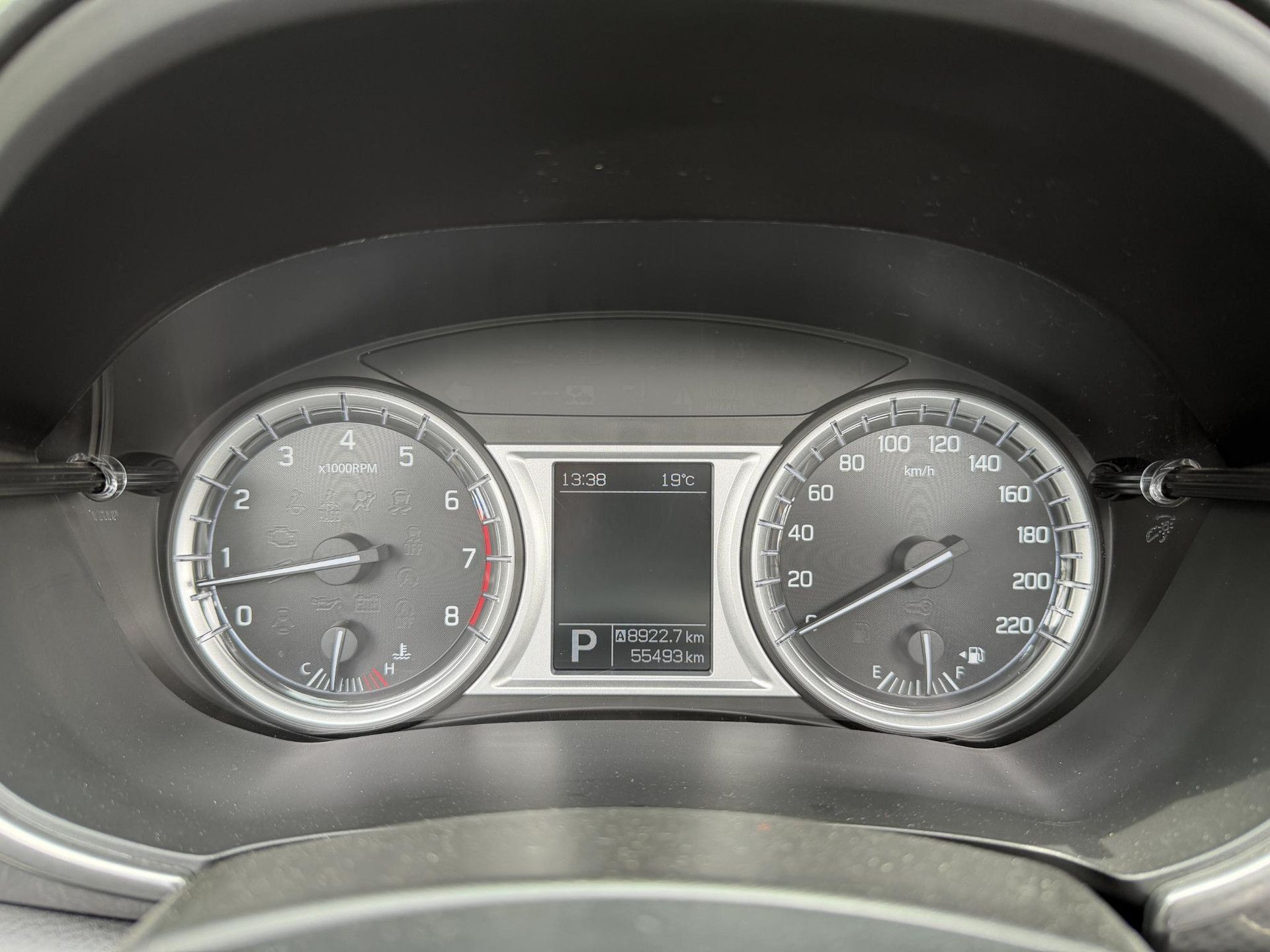 Suzuki Vitara met kenteken RP-414-P – dashboard
