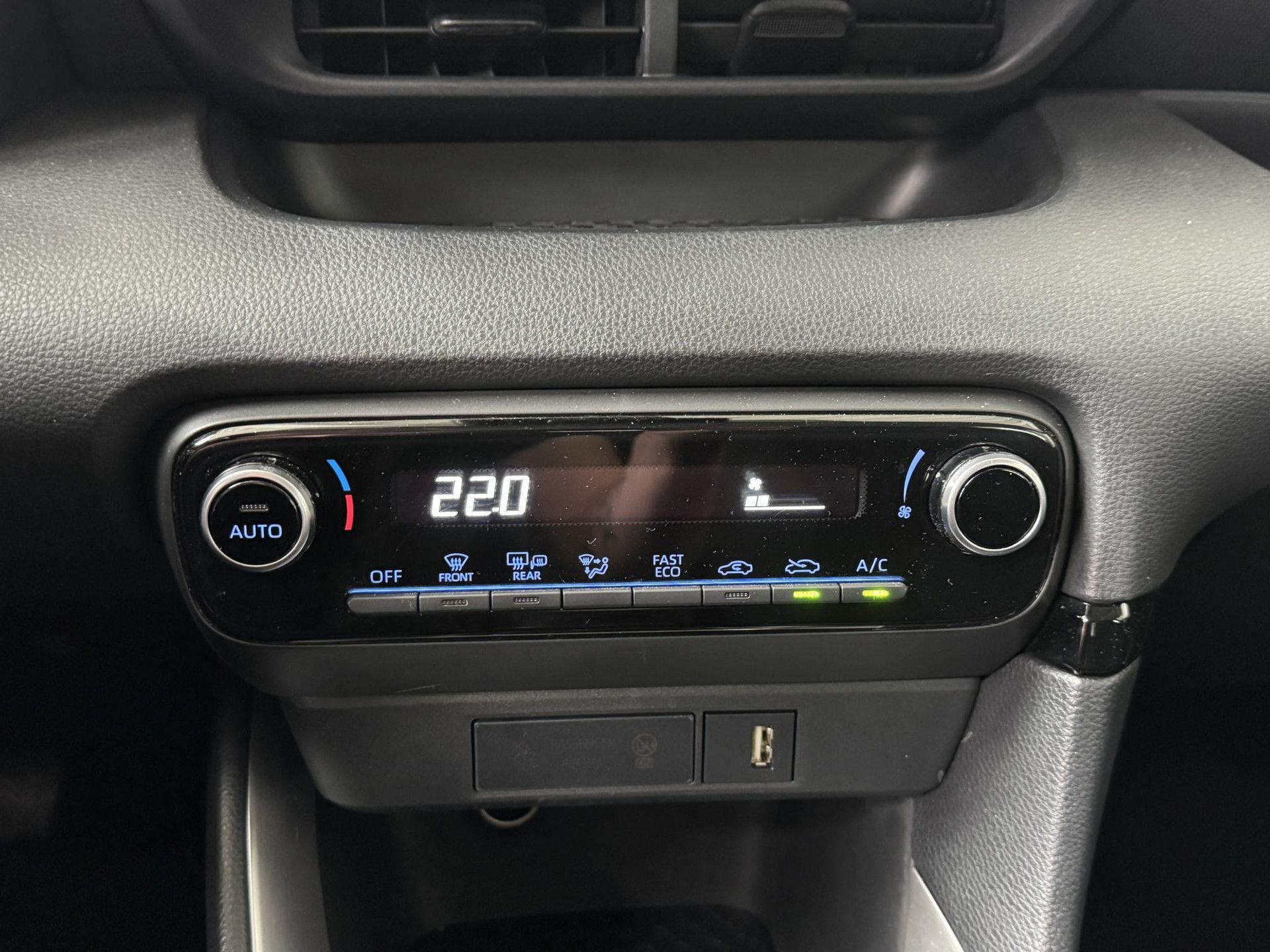 Toyota Yaris met kenteken L-962-TZ – detailfoto