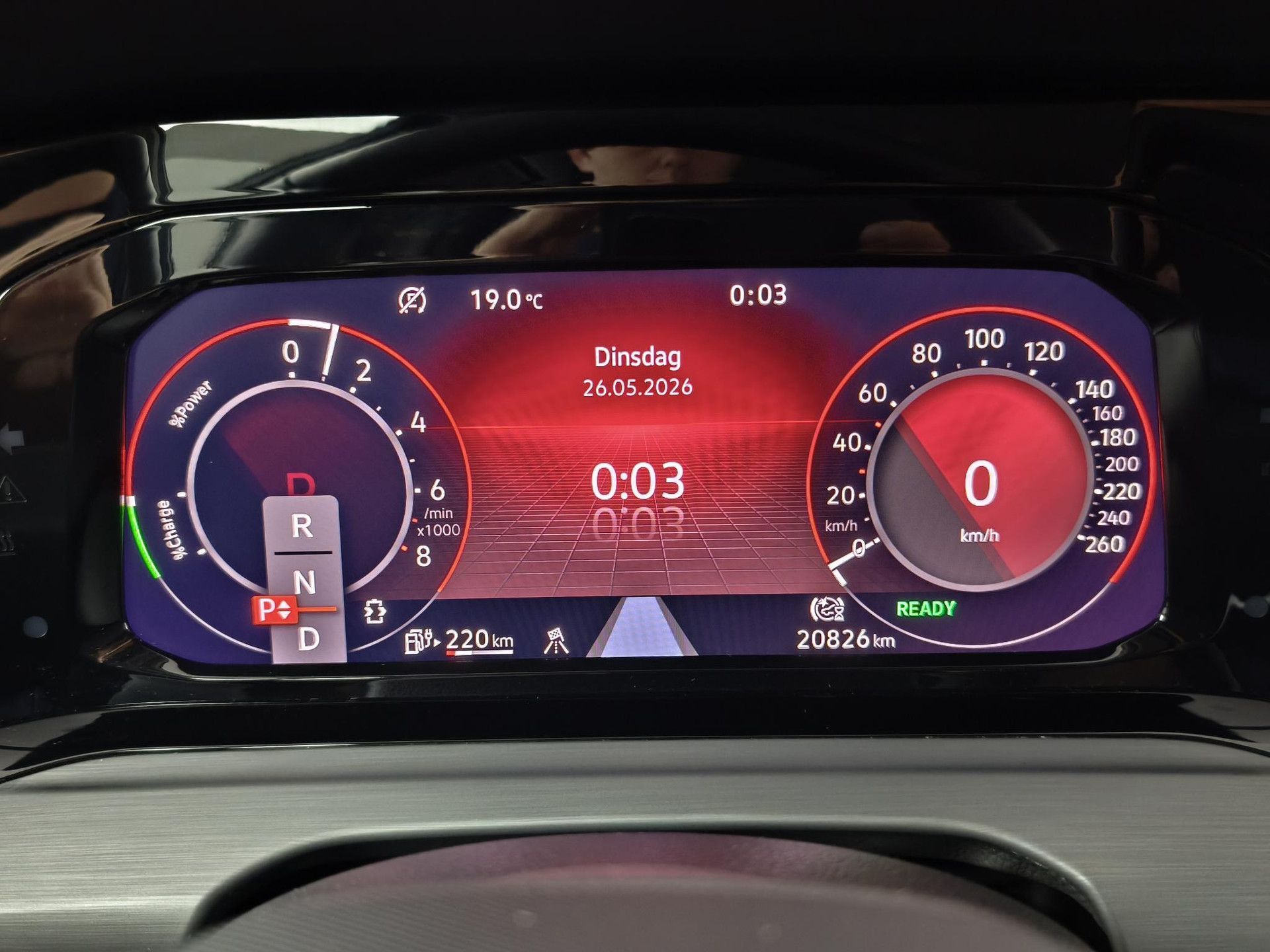 Volkswagen Golf met kenteken KJG-20-R – dashboard