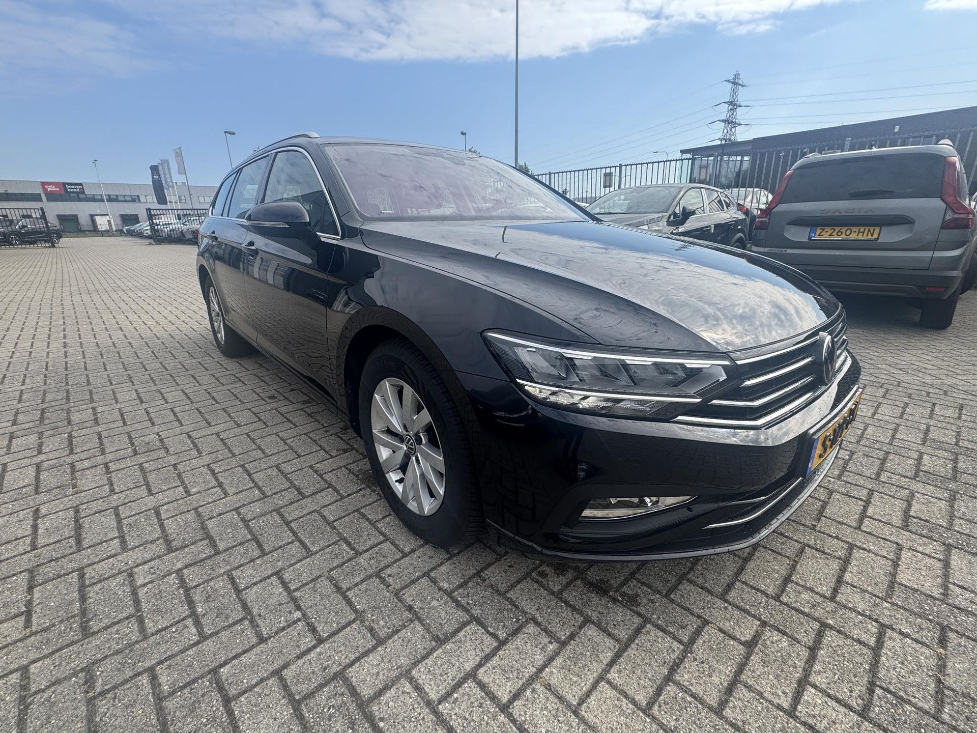 Volkswagen Passat met kenteken S-129-FK – detailfoto
