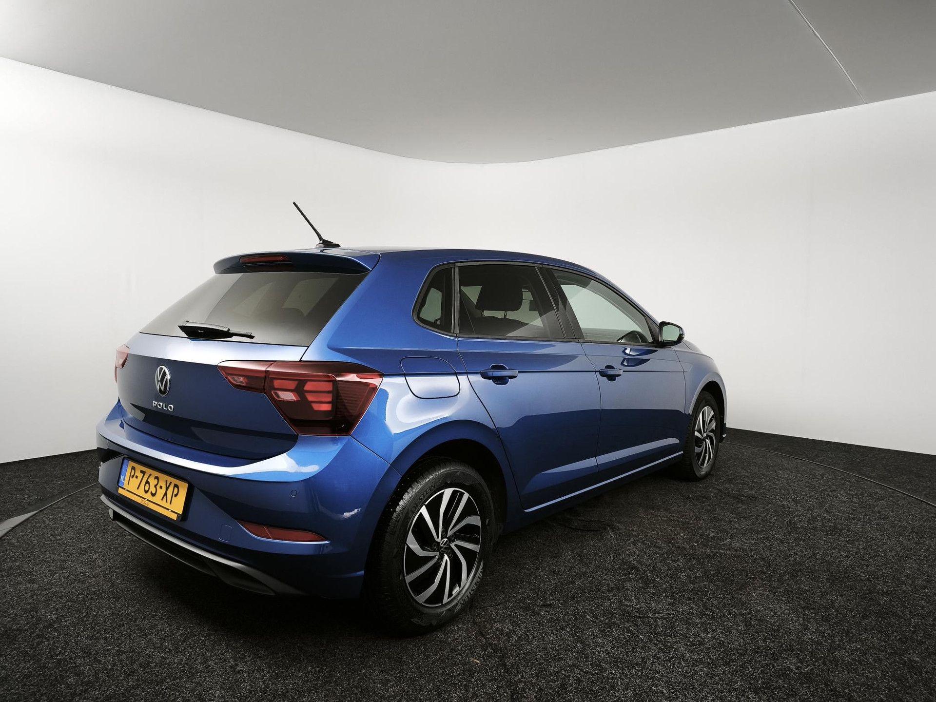 Volkswagen Polo met kenteken P-763-XP – achteraanzicht