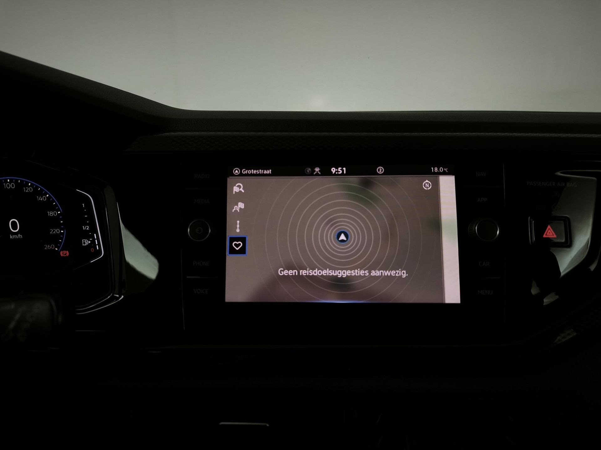 Volkswagen Polo met kenteken P-763-XP – dashboard
