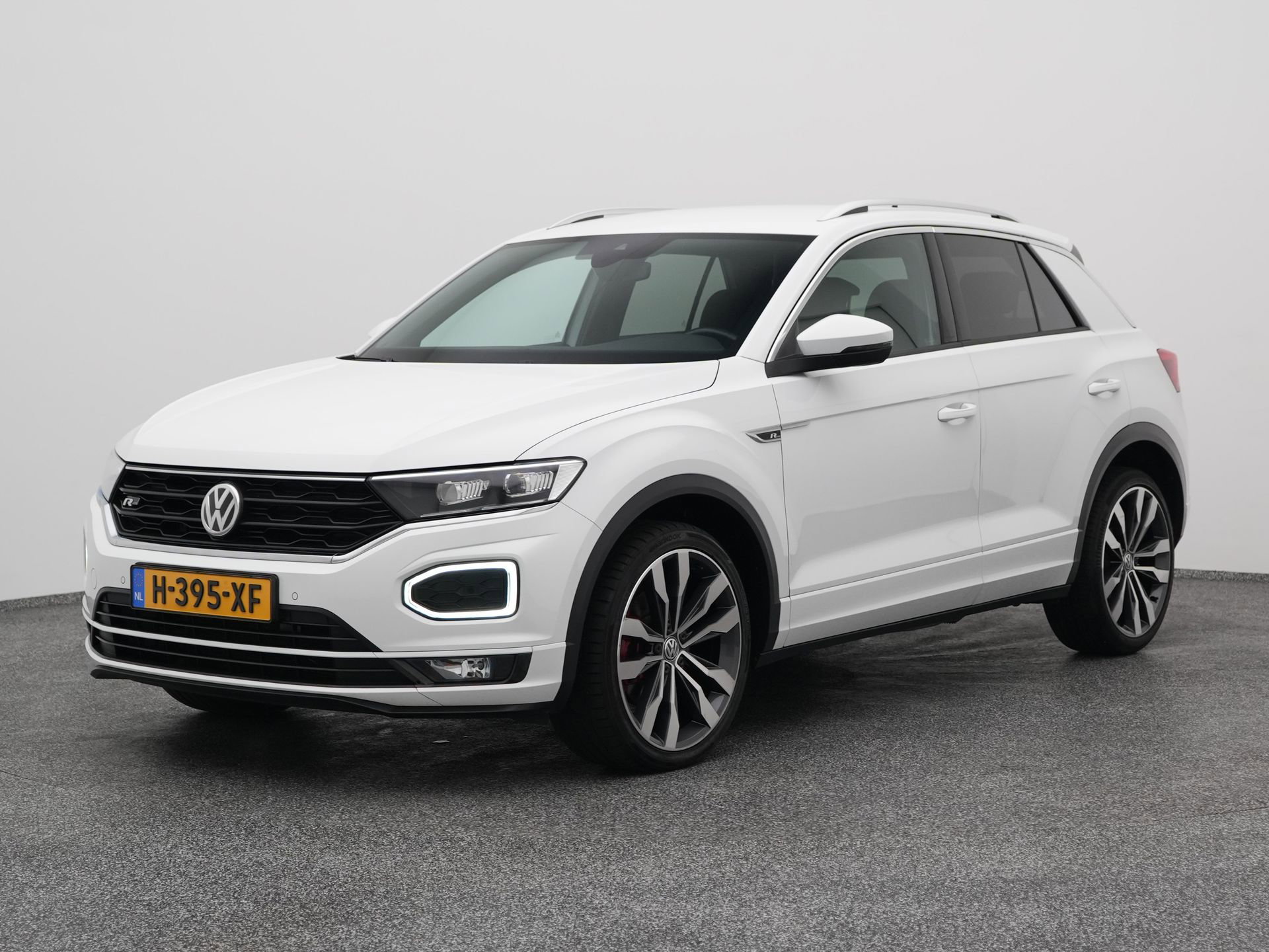 Volkswagen T-Roc met kenteken H-395-XF – vooraanzicht