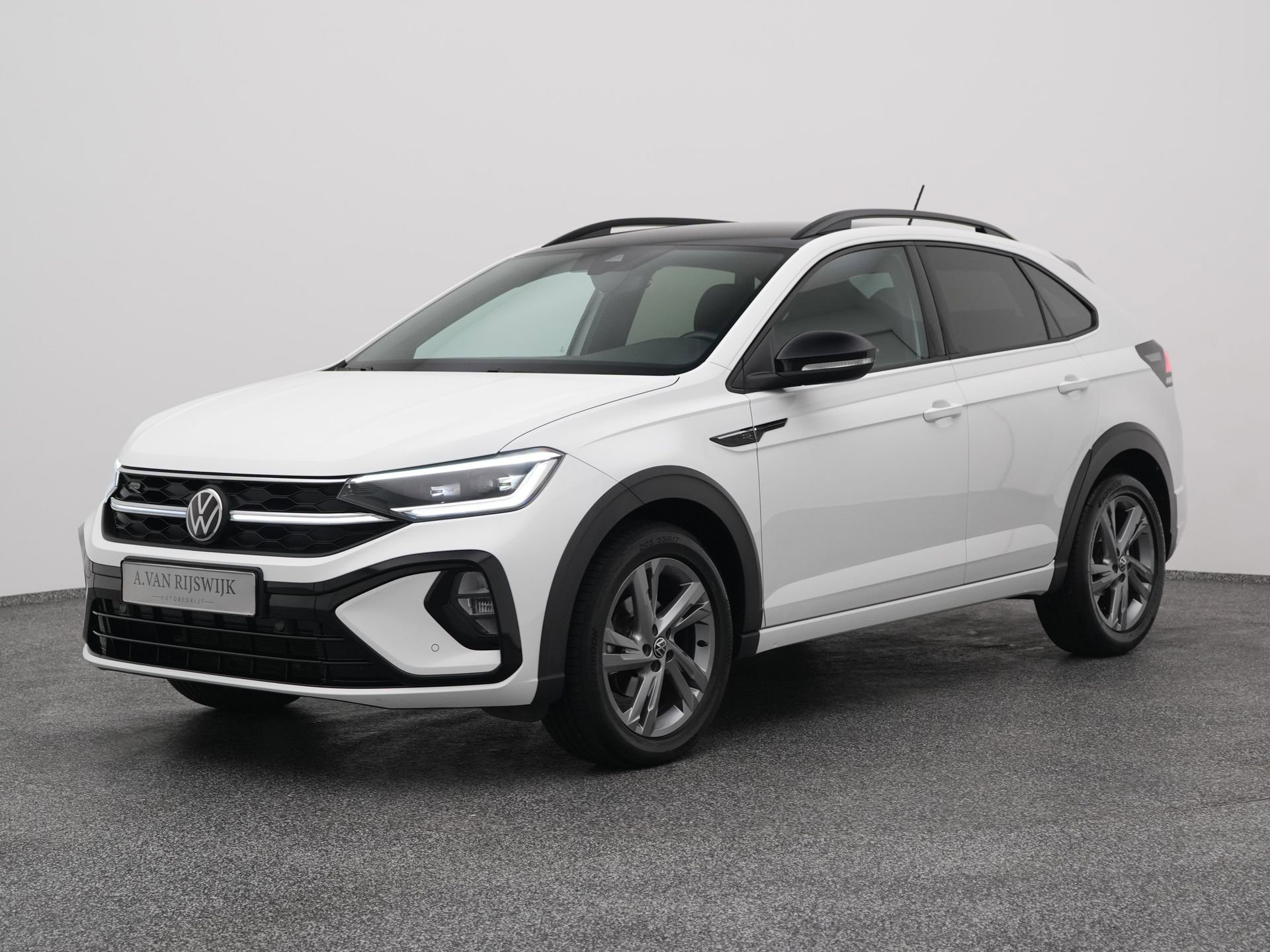 Volkswagen Taigo met kenteken KLL-33-R – vooraanzicht