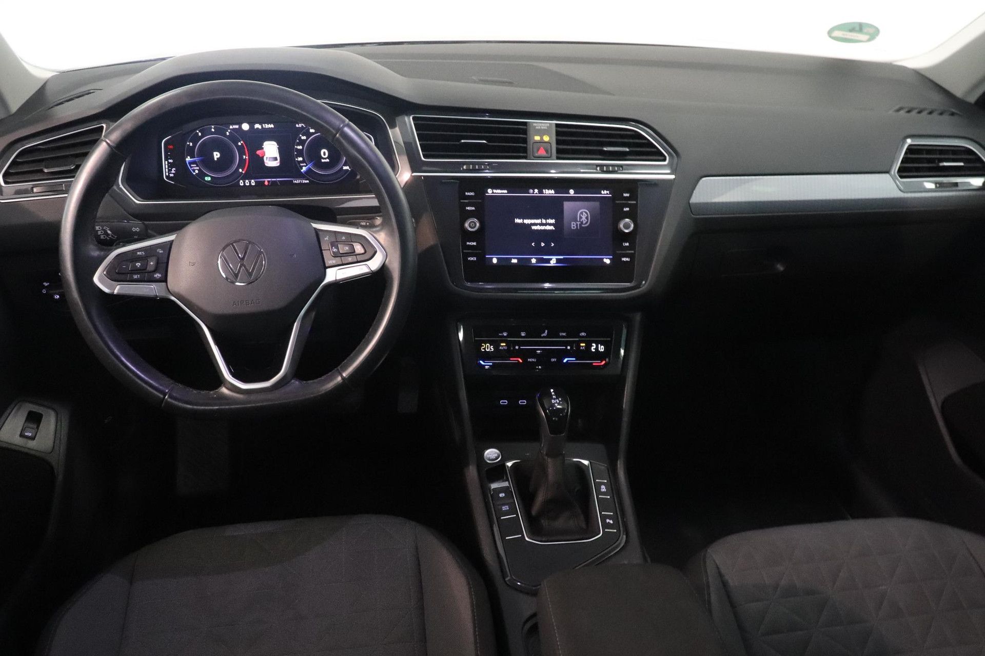 Volkswagen Tiguan met kenteken K-241-ZB – interieur