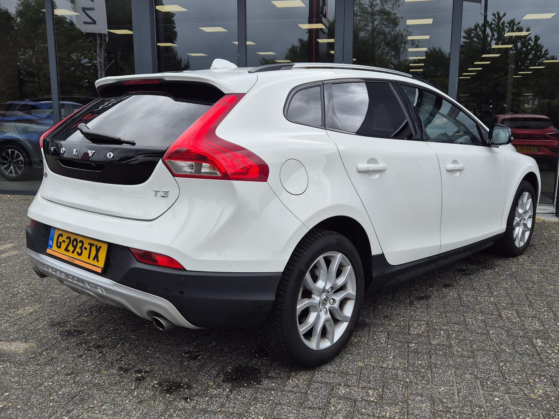 Volvo V40 met kenteken G-293-TX – achteraanzicht