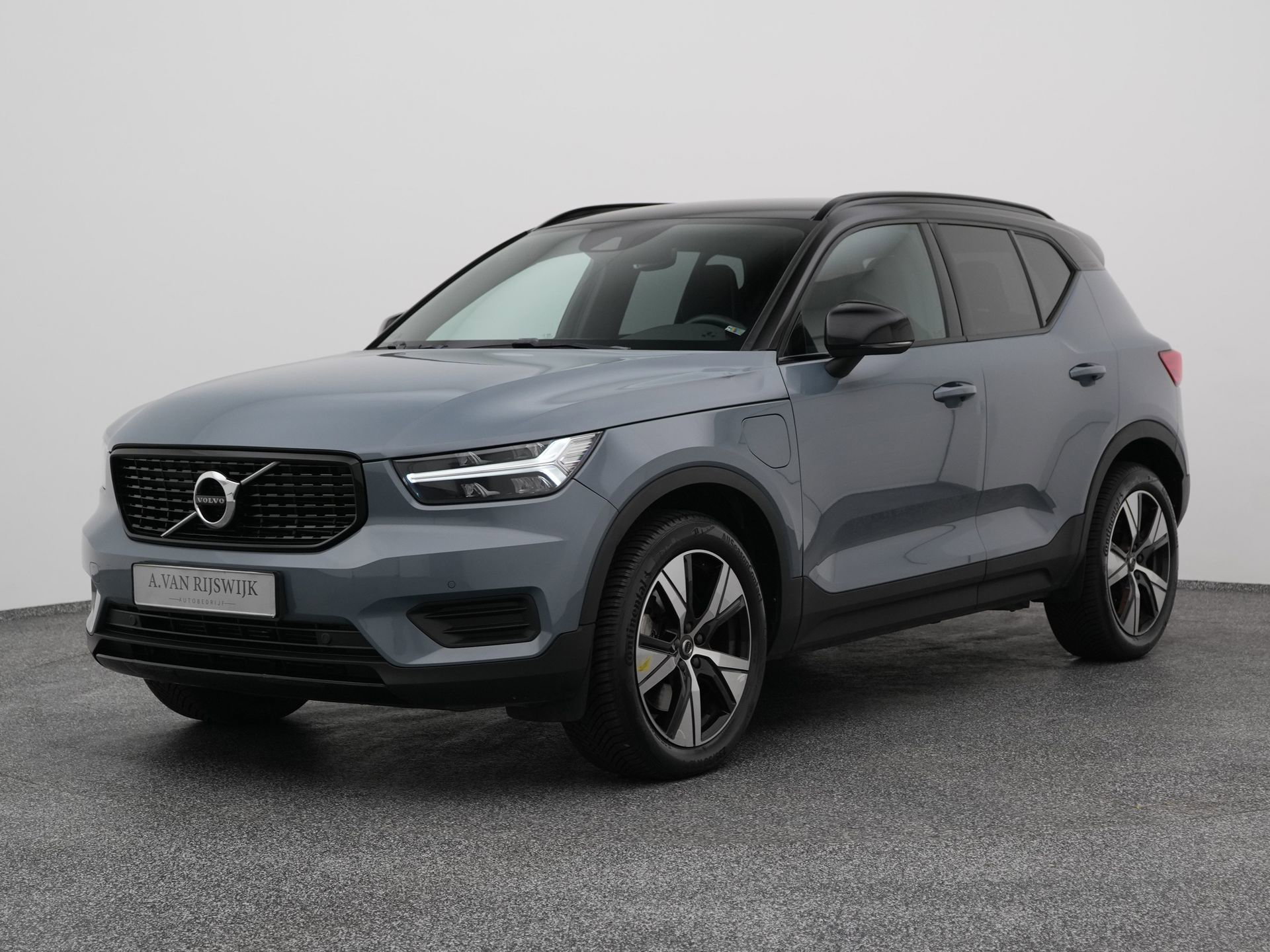 Volvo XC40 met kenteken KHN-88-D – vooraanzicht